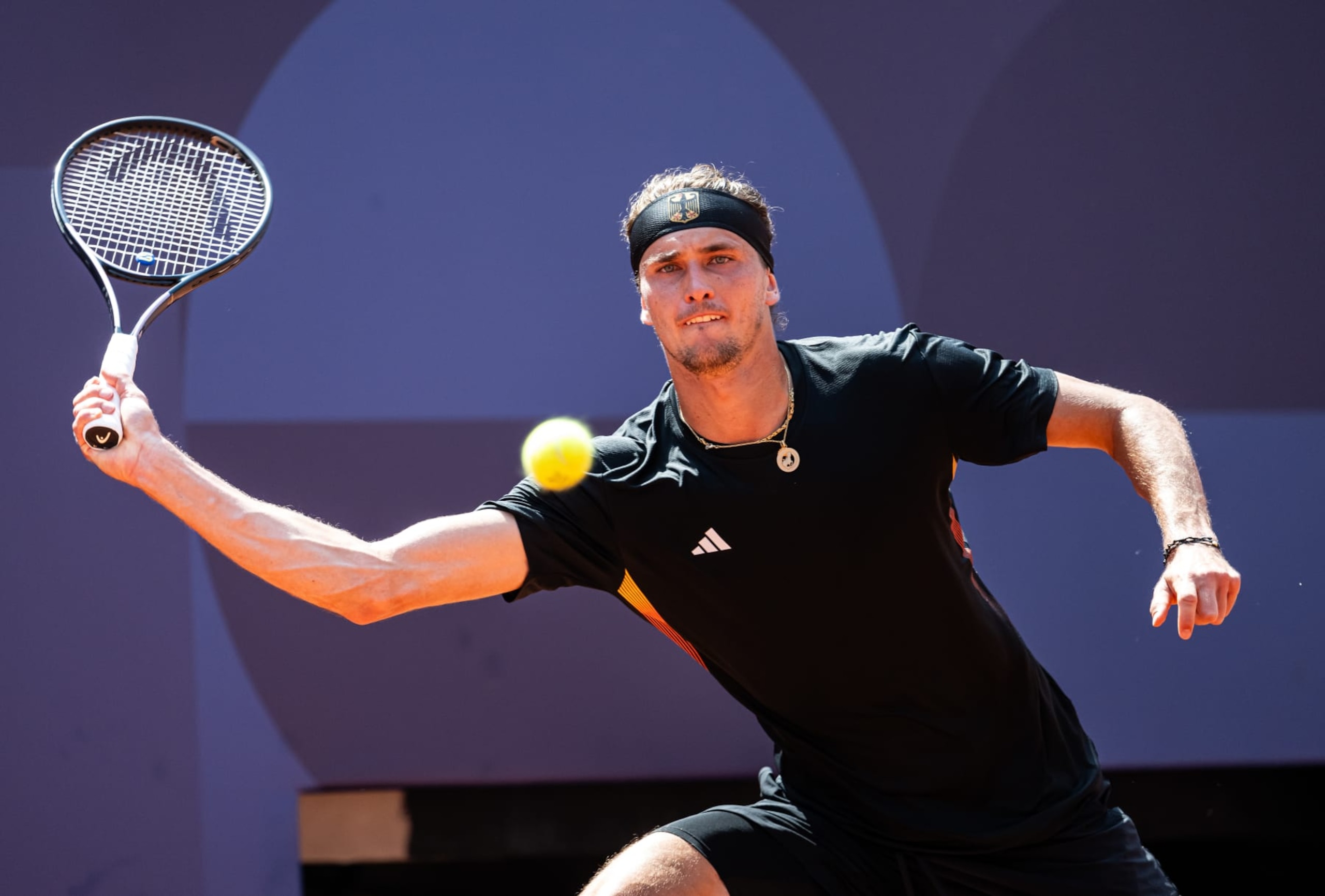 PARIS, FRANCE - JULY 30: Alexander Zwerev (Germany) in Action on day four of the Olympic Games Paris 2024 at Roland Garros on July 30, 2024 in Paris, France. (Photo by Markus Gilliar - GES Sportfoto/Getty Images)