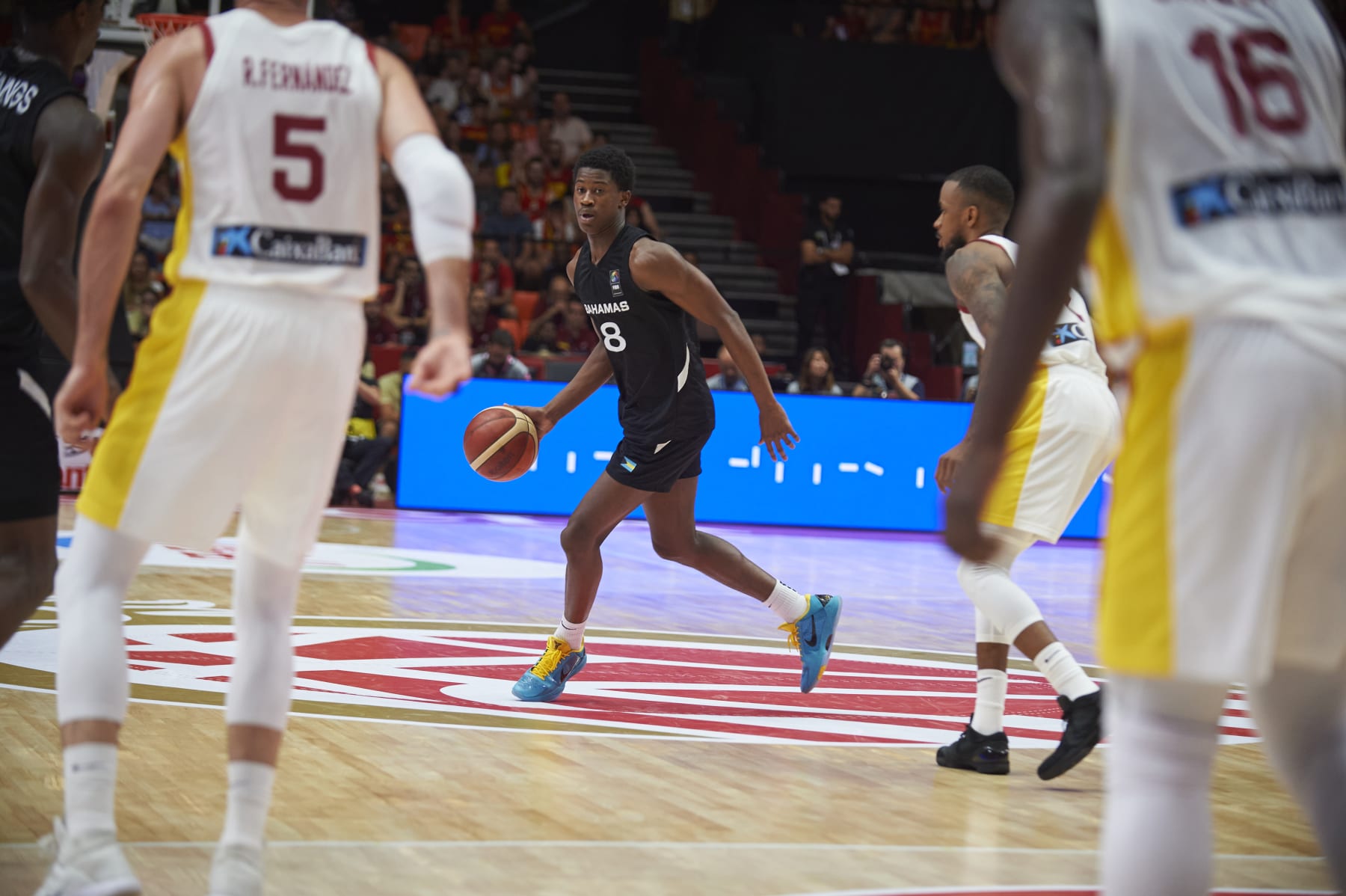 VALENCIA, SPAIN - 2024/07/07: Valdez Edgecombe Jr from Bahamas team seen in action during the game between Spain and Bahamas at Pabellon Fuente de San Luis. Final Score : Spain 86 : 78 Bahamas. (Photo by Vicente Vidal Fernandez/SOPA Images/LightRocket via Getty Images)