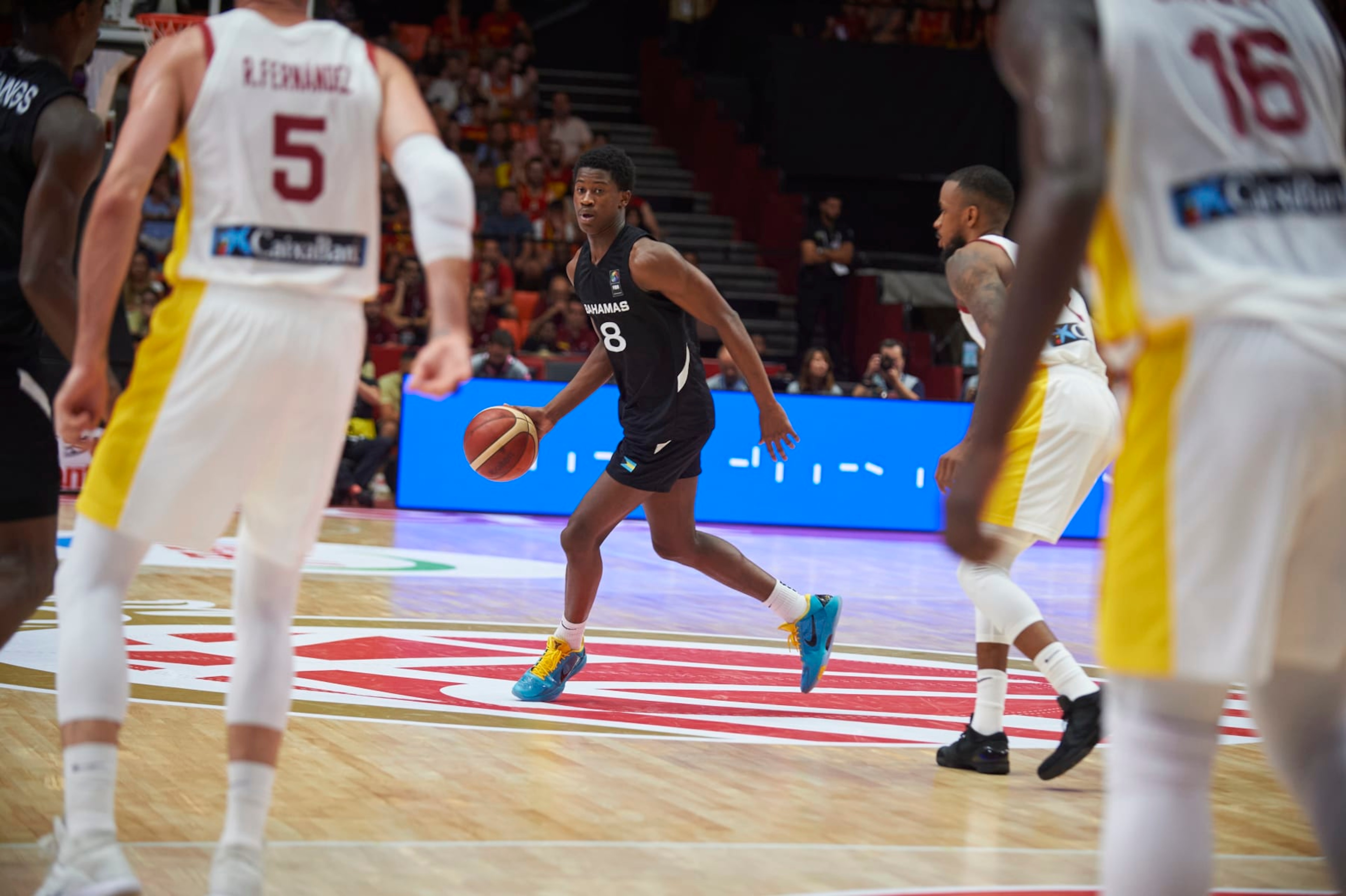 VALENCIA, SPAIN - 2024/07/07: Valdez Edgecombe Jr from Bahamas team seen in action during the game between Spain and Bahamas at Pabellon Fuente de San Luis. Final Score : Spain 86 : 78 Bahamas. (Photo by Vicente Vidal Fernandez/SOPA Images/LightRocket via Getty Images) VALENCIA, SPAIN - 2024/07/07: Valdez Edgecombe Jr from Bahamas team seen in action during the game between Spain and Bahamas at Pabellon Fuente de San Luis. Final Score : Spain 86 : 78 Bahamas. (Photo by Vicente Vidal Fernandez/SOPA Images/LightRocket via Getty Images)