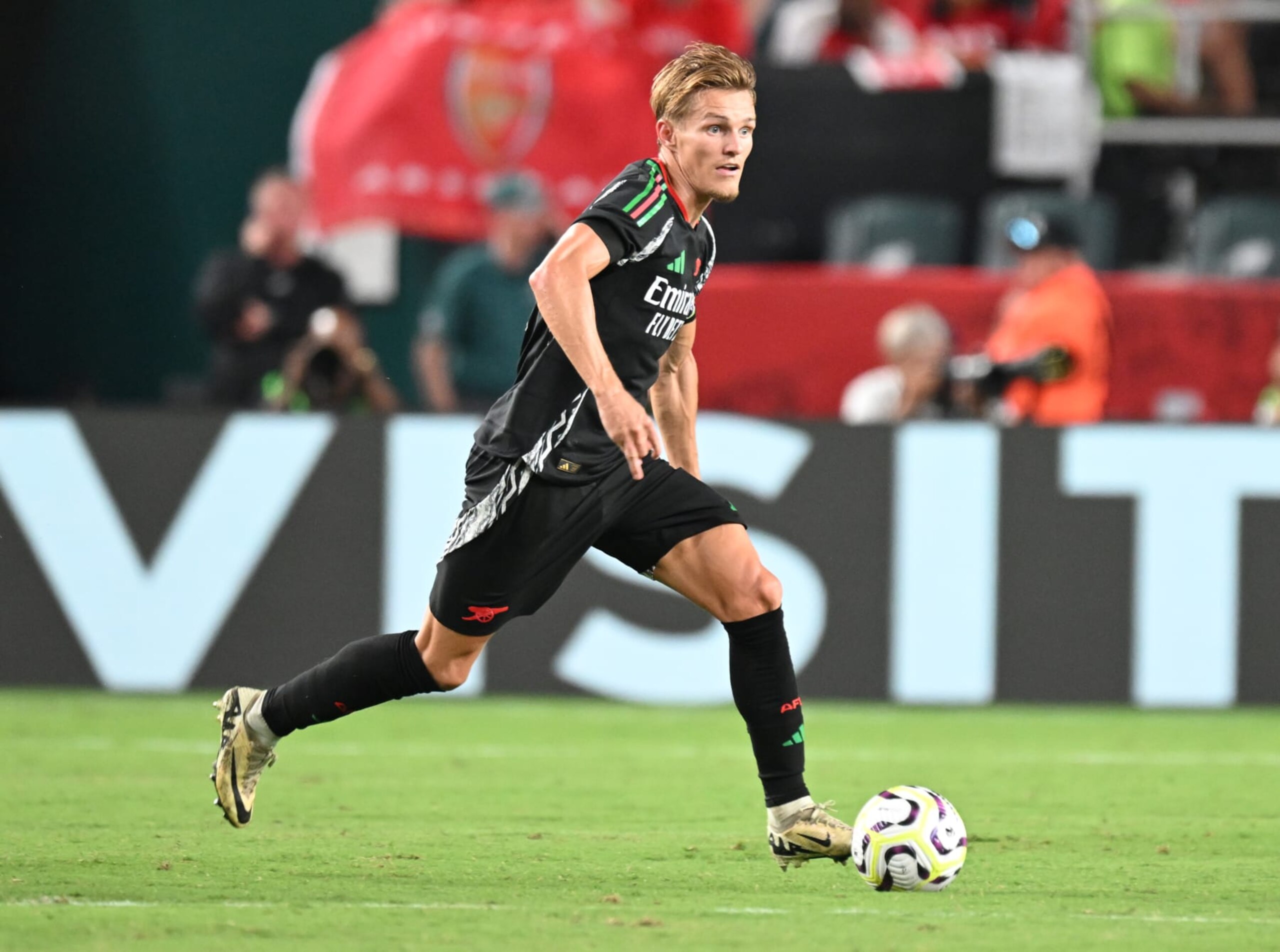 PHILADELPHIA, PENNSYLVANIA - JULY 31: Martin Odegaard of Arsenal during a pre season friendly between Arsenal and Liverpool at Lincoln Financial Field on July 31, 2024 in Philadelphia, Pennsylvania. (Photo by Stuart MacFarlane/Arsenal FC via Getty Images)