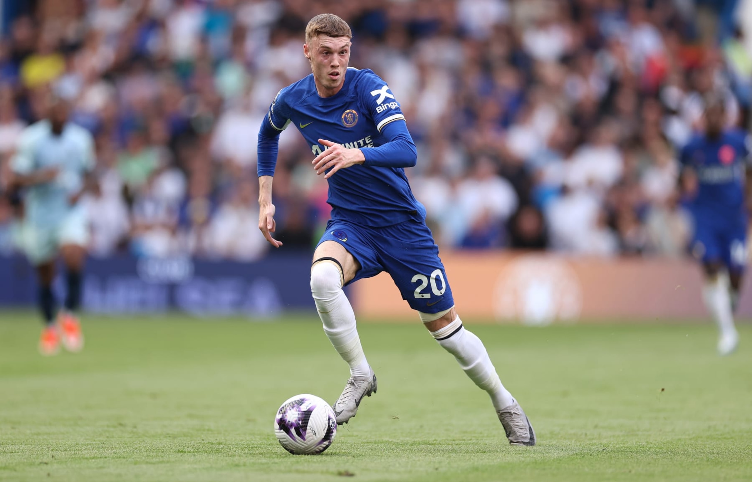 LONDON, ENGLAND - MAY 19: Cole Palmer of Chelsea controls the ball during the Premier League match between Chelsea FC and AFC Bournemouth at Stamford Bridge on May 19, 2024 in London, England. (Photo by Ryan Pierse/Getty Images)
