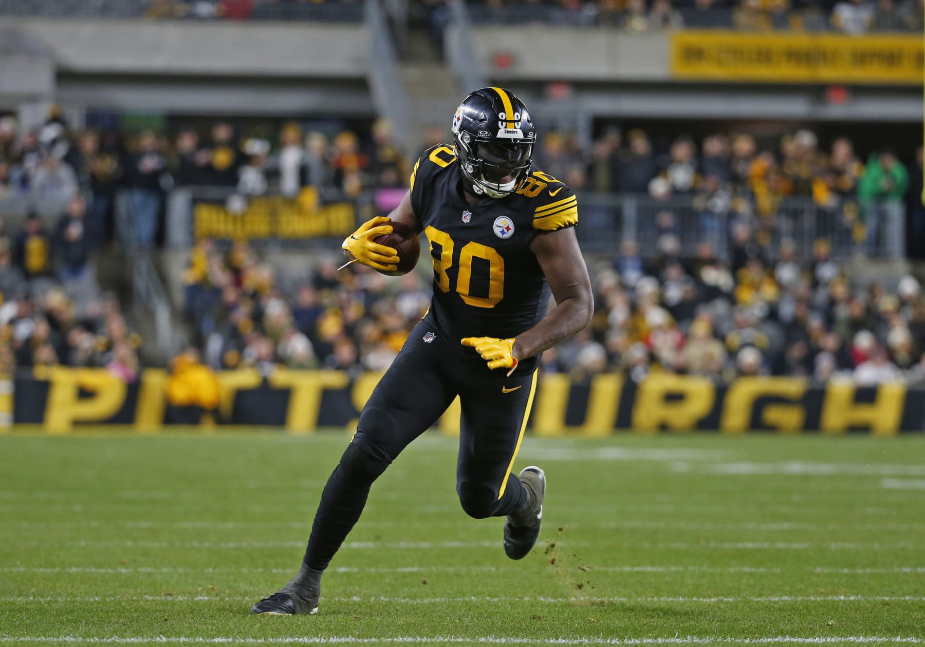 PITTSBURGH, PA - DECEMBER 07:  Darnell Washington #80 of the Pittsburgh Steelers in action against the New England Patriots on December 7, 2023 at Acrisure Stadium in Pittsburgh, Pennsylvania.  (Photo by Justin K. Aller/Getty Images)