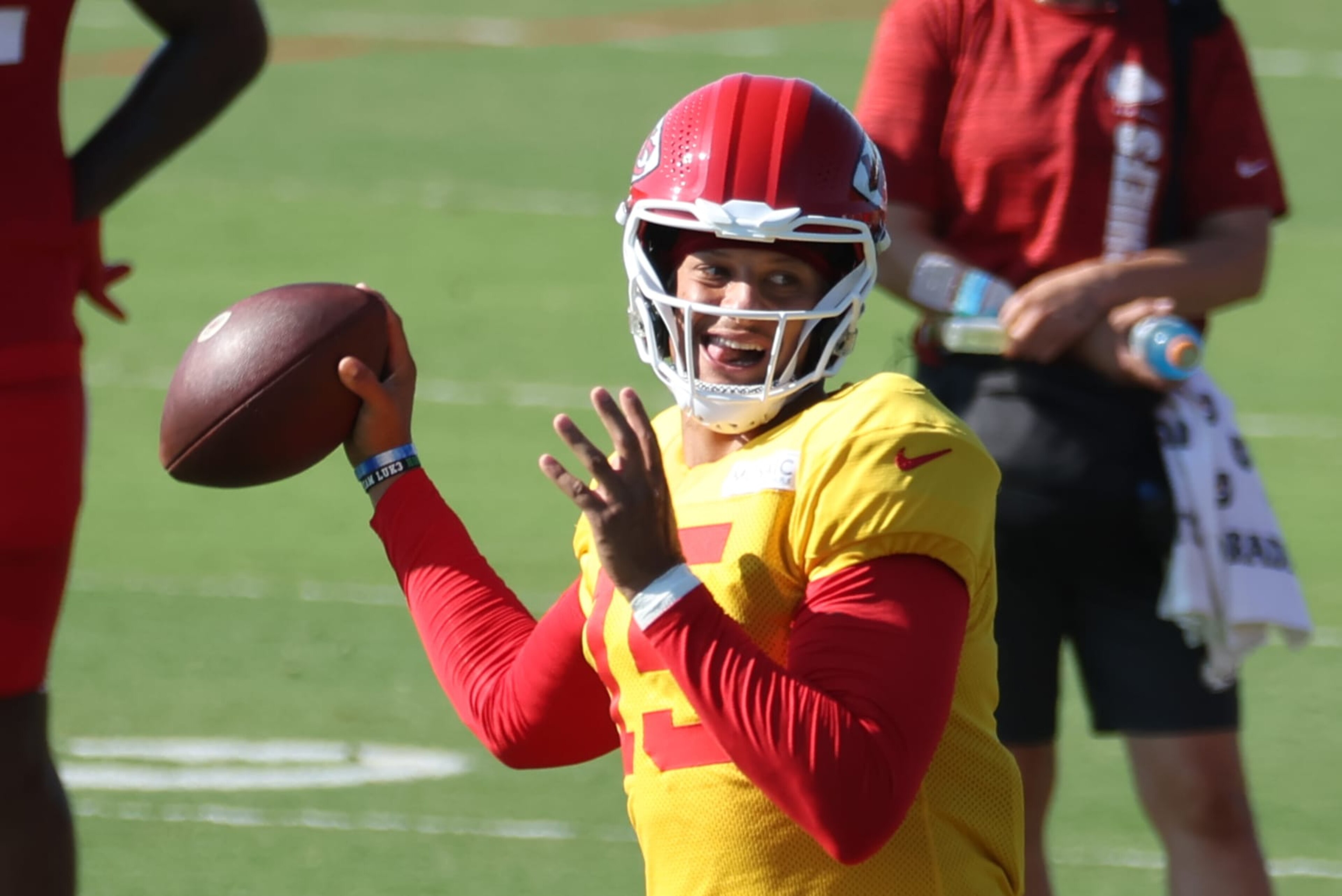 ST. JOSEPH, MO - AUGUST 02: Kansas City Chiefs quarterback Patrick Mahomes (15) throws a pass during training camp on August 2, 2024 at Missouri Western State University in St. Joseph, MO. (Photo by Scott Winters/Icon Sportswire via Getty Images)