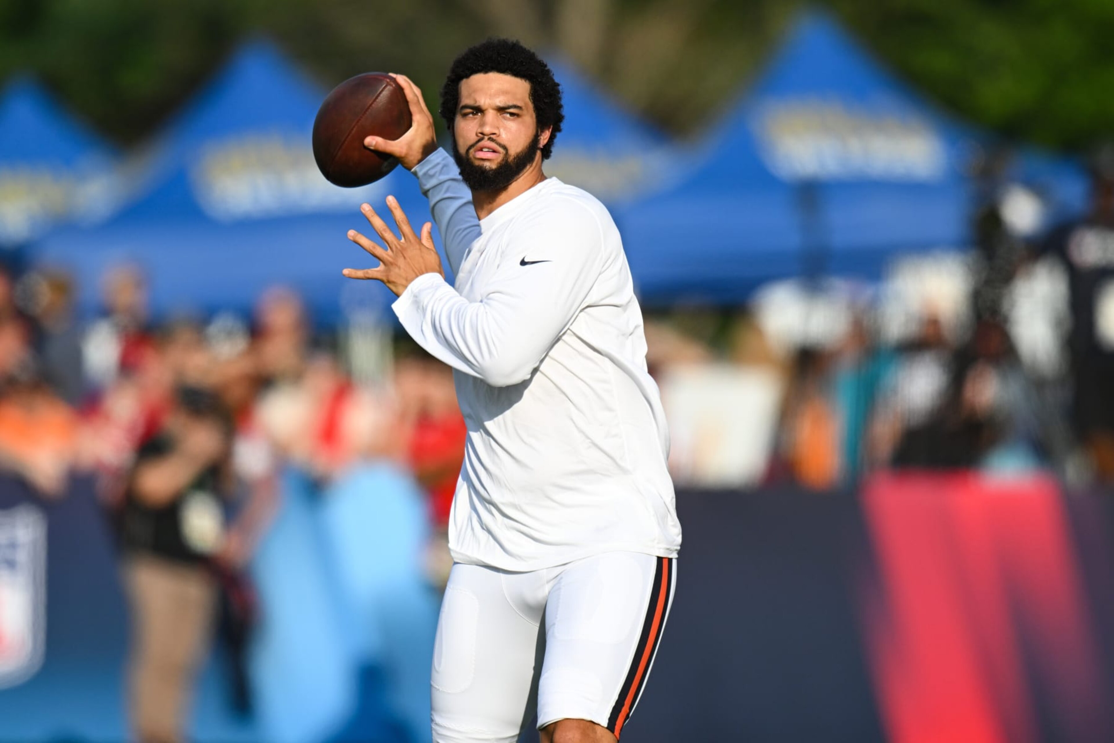 CANTON, OH - AUGUST 01: Chicago Bears QB Caleb Williams (18) throws a pass during warmups for a National Football League preseason game between the Chicago Bears and Houston Texans on August 1, 2024 at Tom Benson Hall of Fame Stadium in Canton, OH. (Photo by James Black/Icon Sportswire via Getty Images)