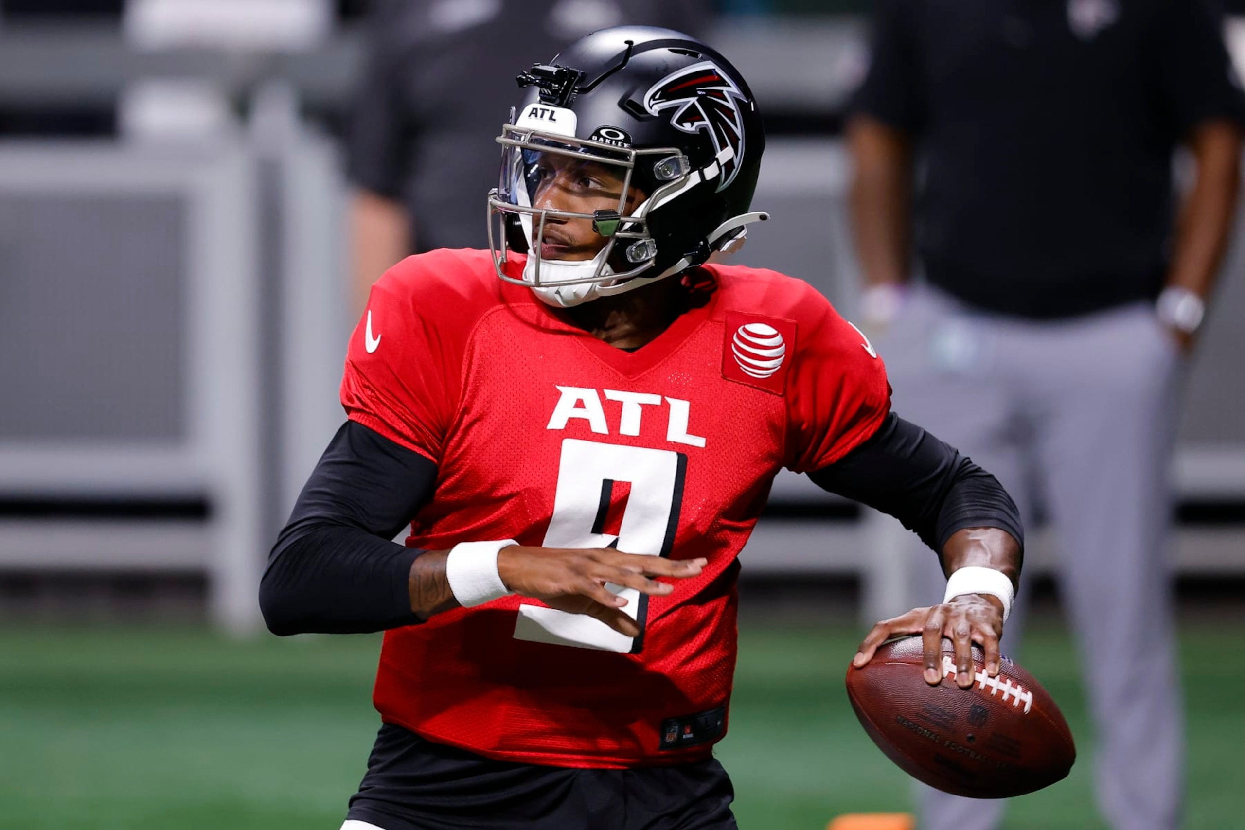 ATLANTA, GEORGIA - AUGUST 2: Michael Penix Jr. #9 of the Atlanta Falcons passes during NFL training camp at Mercedes-Benz Stadium on August 2, 2024 in Atlanta, Georgia. (Photo by Todd Kirkland/Getty Images) ATLANTA, GEORGIA - AUGUST 2: Michael Penix Jr. #9 of the Atlanta Falcons passes during NFL training camp at Mercedes-Benz Stadium on August 2, 2024 in Atlanta, Georgia. (Photo by Todd Kirkland/Getty Images)