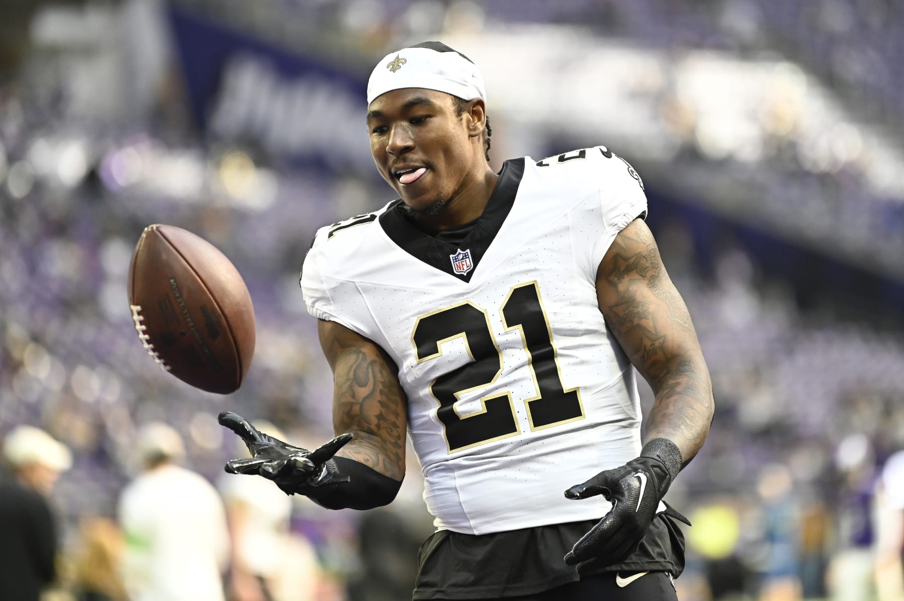 MINNEAPOLIS, MINNESOTA - NOVEMBER 12: Jamaal Williams #21 of the New Orleans Saints on the field before the game against the Minnesota Vikings at U.S. Bank Stadium on November 12, 2023 in Minneapolis, Minnesota. (Photo by Stephen Maturen/Getty Images)