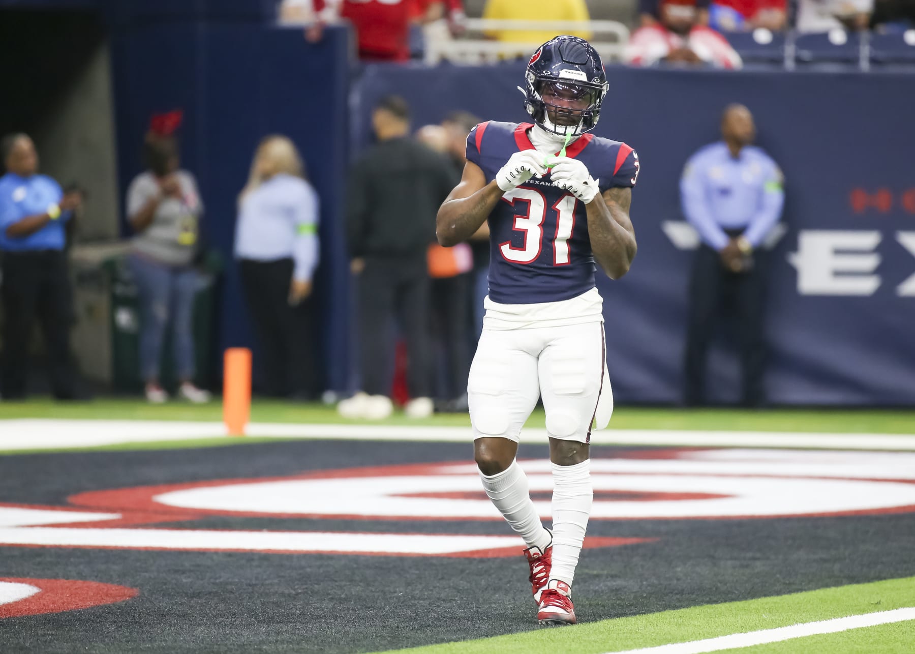 HOUSTON, TX - DECEMBER 24:  Houston Texans running back Dameon Pierce (31) is on the field in the first quarter during the NFL game between the Cleveland Browns and Houston Texans at NRG Stadium on December 24, 2023 in Houston, Texas.  (Photo by Leslie Plaza Johnson/Icon Sportswire via Getty Images)