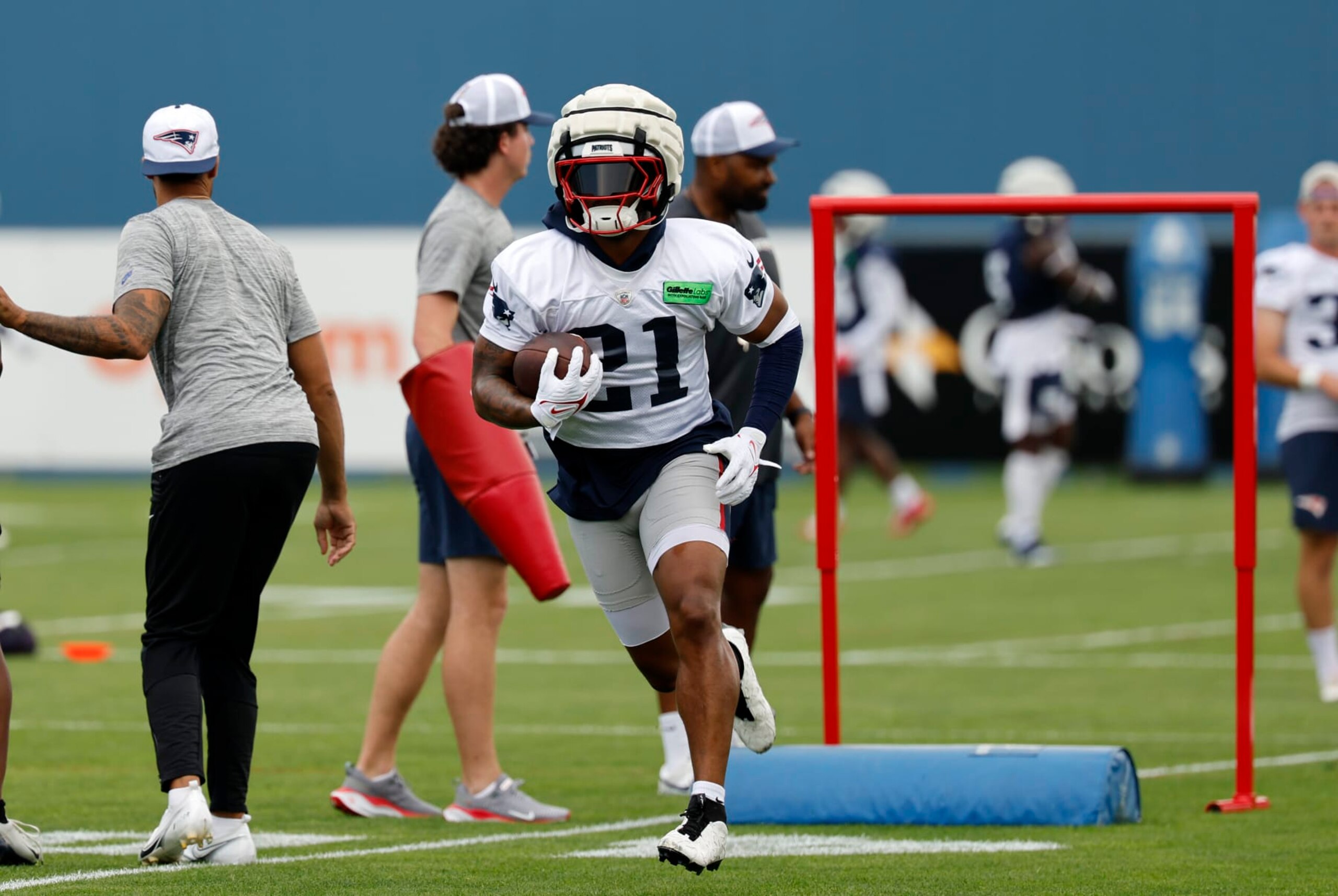 FOXBOROUGH, MA - JULY 28: New England Patriots running back Antonio Gibson (21) carries the ball during New England Patriots Training Camp on July 28, 2024, at Gillette Stadium in Foxborough, Massachusetts. (Photo by Fred Kfoury III/Icon Sportswire via Getty Images)