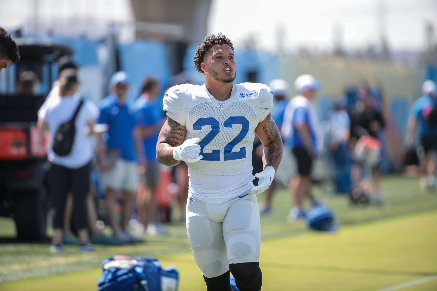 EL SEGUNDO, CA - AUGUST 04:  Los Angeles Rams running back Blake Corum (22) during the Los Angeles Chargers-Rams joint training camp on August 04, 2024, at The Bolt in El Segundo, CA. (Photo by Jevone Moore/Icon Sportswire via Getty Images)
