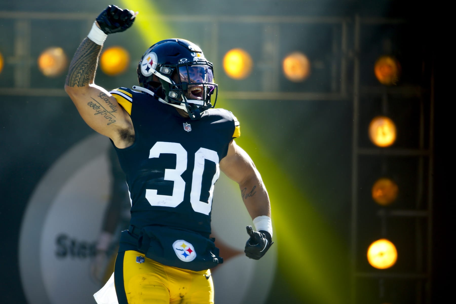 PITTSBURGH, PA - NOVEMBER 12:  Jaylen Warren #30 of the Pittsburgh Steelers in action against the Green Bay Packers on November 12, 2023 at Acrisure Stadium in Pittsburgh, Pennsylvania.  (Photo by Justin K. Aller/Getty Images)