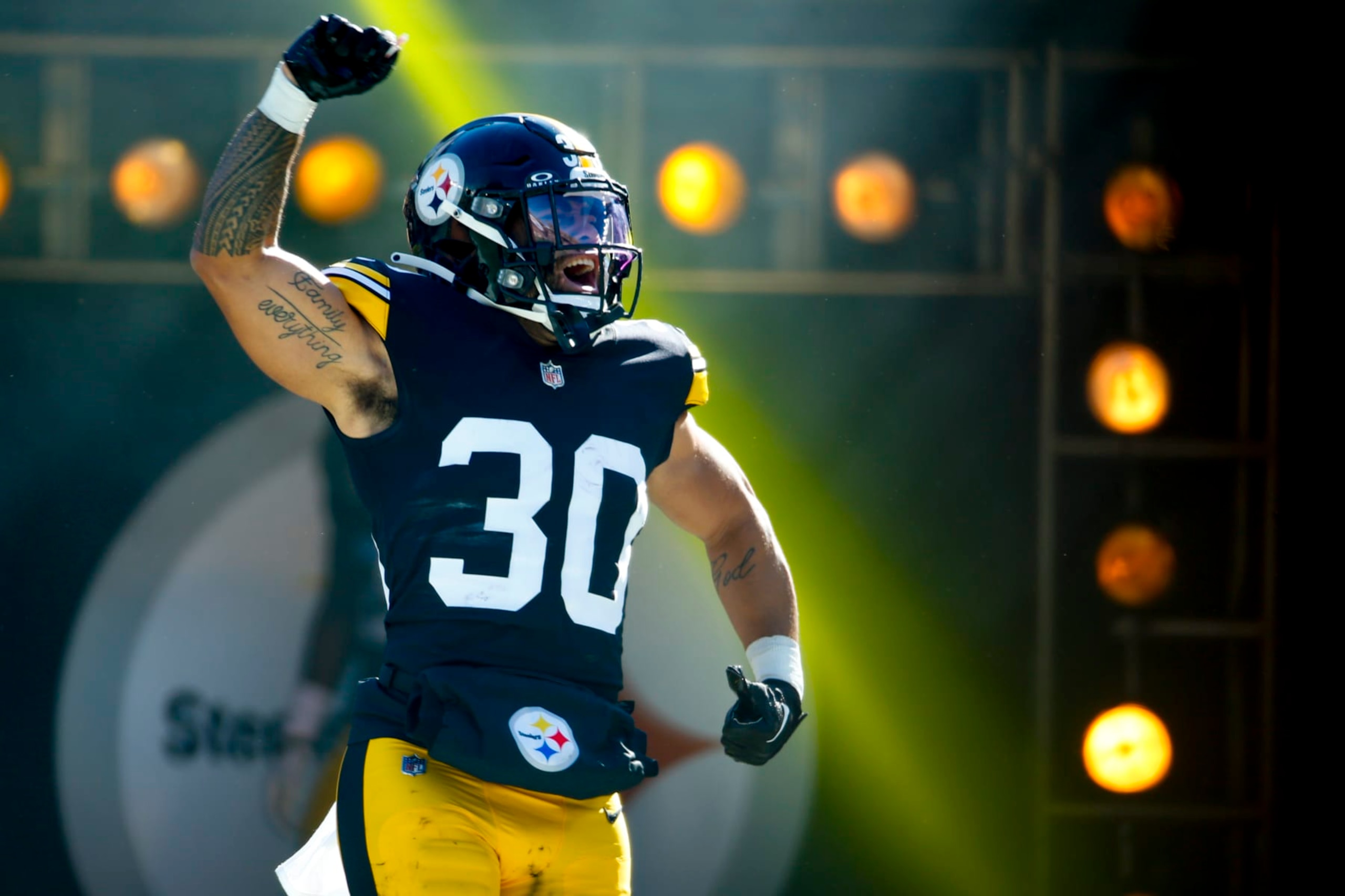 PITTSBURGH, PA - NOVEMBER 12:  Jaylen Warren #30 of the Pittsburgh Steelers in action against the Green Bay Packers on November 12, 2023 at Acrisure Stadium in Pittsburgh, Pennsylvania.  (Photo by Justin K. Aller/Getty Images)