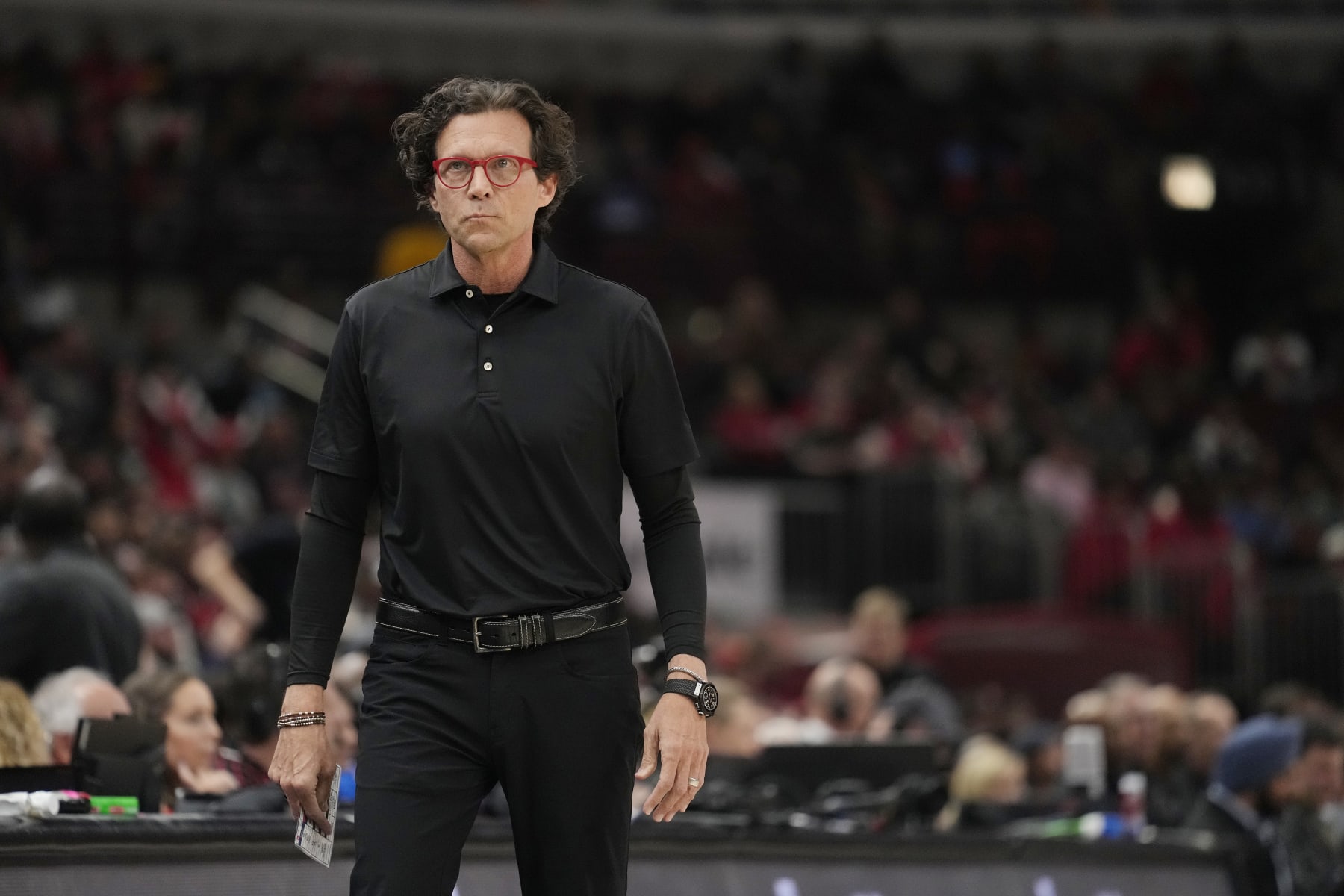CHICAGO, ILLINOIS - APRIL 01: Head coach Quin Snyder the Atlanta Hawks reacts during the first half against the Chicago Bulls at the United Center on April 01, 2024 in Chicago, Illinois. NOTE TO USER: User expressly acknowledges and agrees that, by downloading and or using this photograph, User is consenting to the terms and conditions of the Getty Images License Agreement. (Photo by Patrick McDermott/Getty Images)