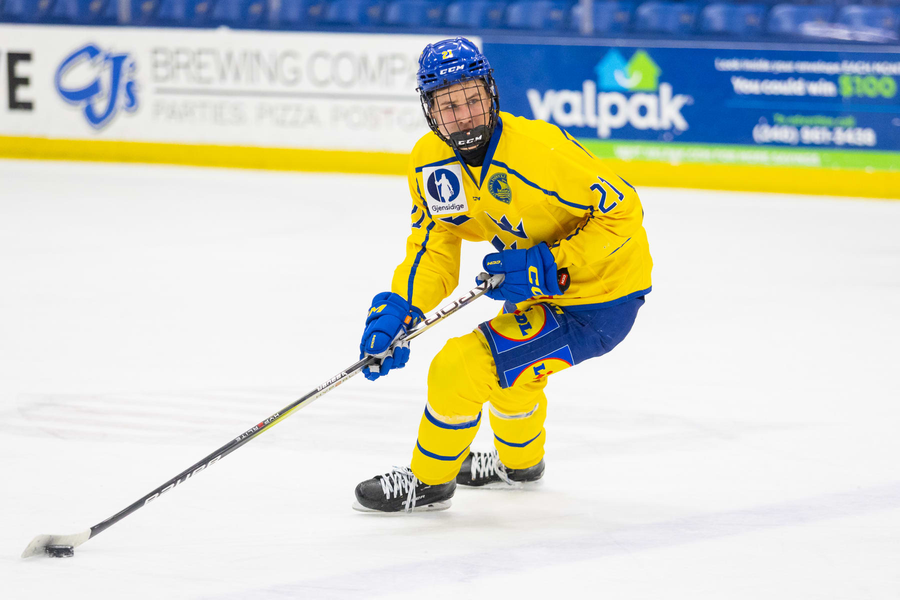 PLYMOUTH, MICHIGAN - FEBRUARY 7: Jakob Ihs-Wozniak #21 of Team Sweden skates with the puck during U18 Five Nations Tournament between Team Czechia and Team Sweden at USA Hockey Arena on February 7, 2024 in Plymouth, Michigan. (Photo by Michael Miller/ISI Photos/Getty Images)