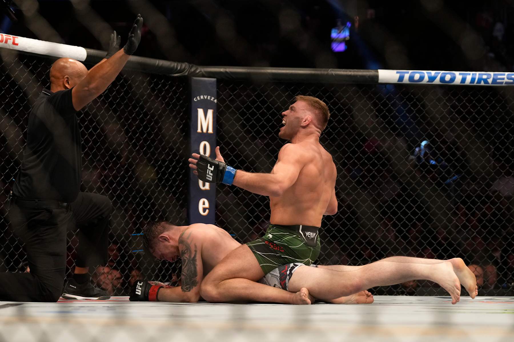 Du Plessis reacts after submitting Darren Till in December 2022.