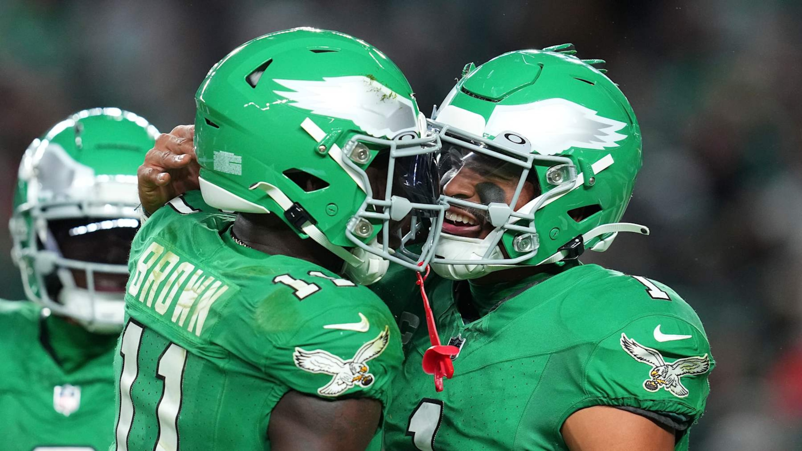 Eagles WR A.J. Brown (left) and QB Jalen Hurts (right)