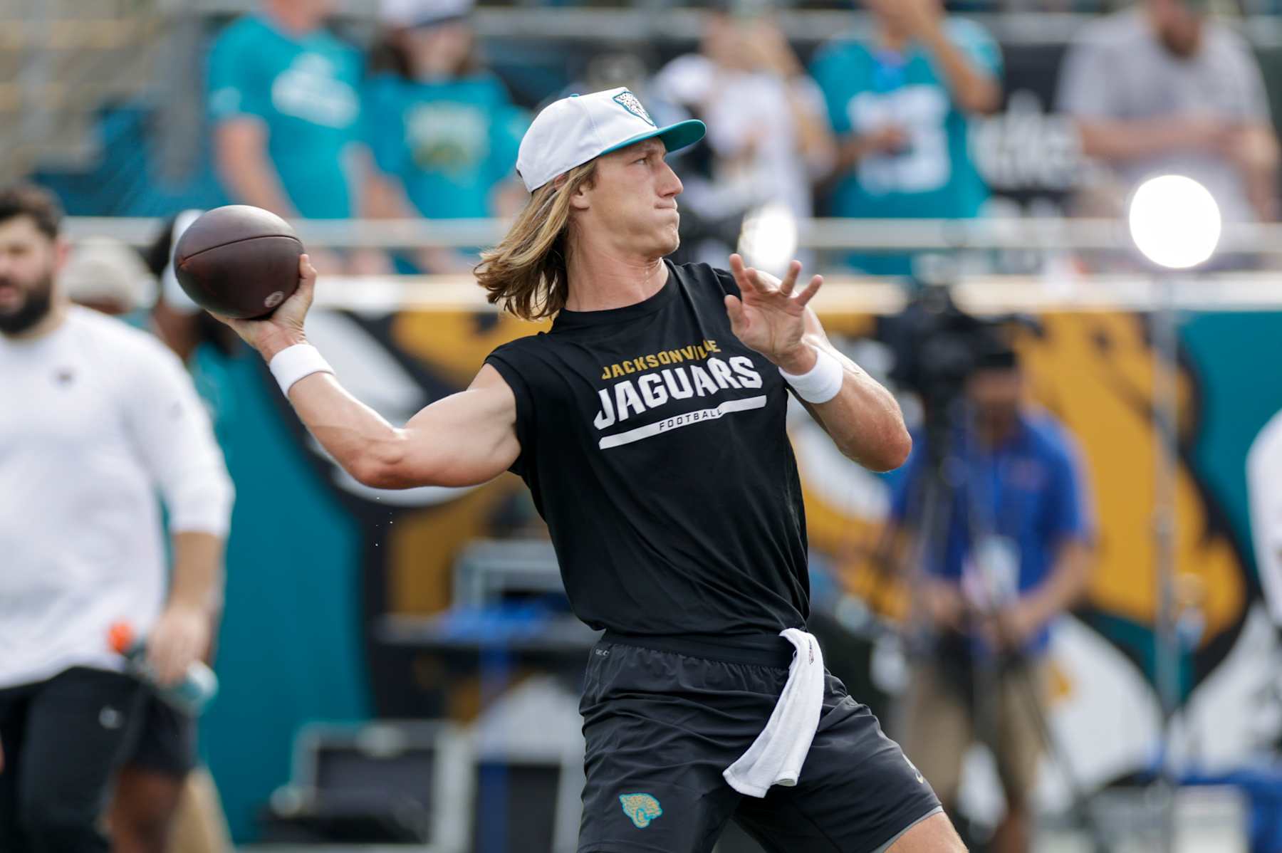JACKSONVILLE, FL - AUGUST 10: Jacksonville Jaguars quarterback Trevor Lawrence (16) during warmups before the game between the Kansas City Chiefs and the Jacksonville Jaguars on August 10, 2024 at EverBank Stadium in Jacksonville, Fl. (Photo by David Rosenblum/Icon Sportswire via Getty Images)