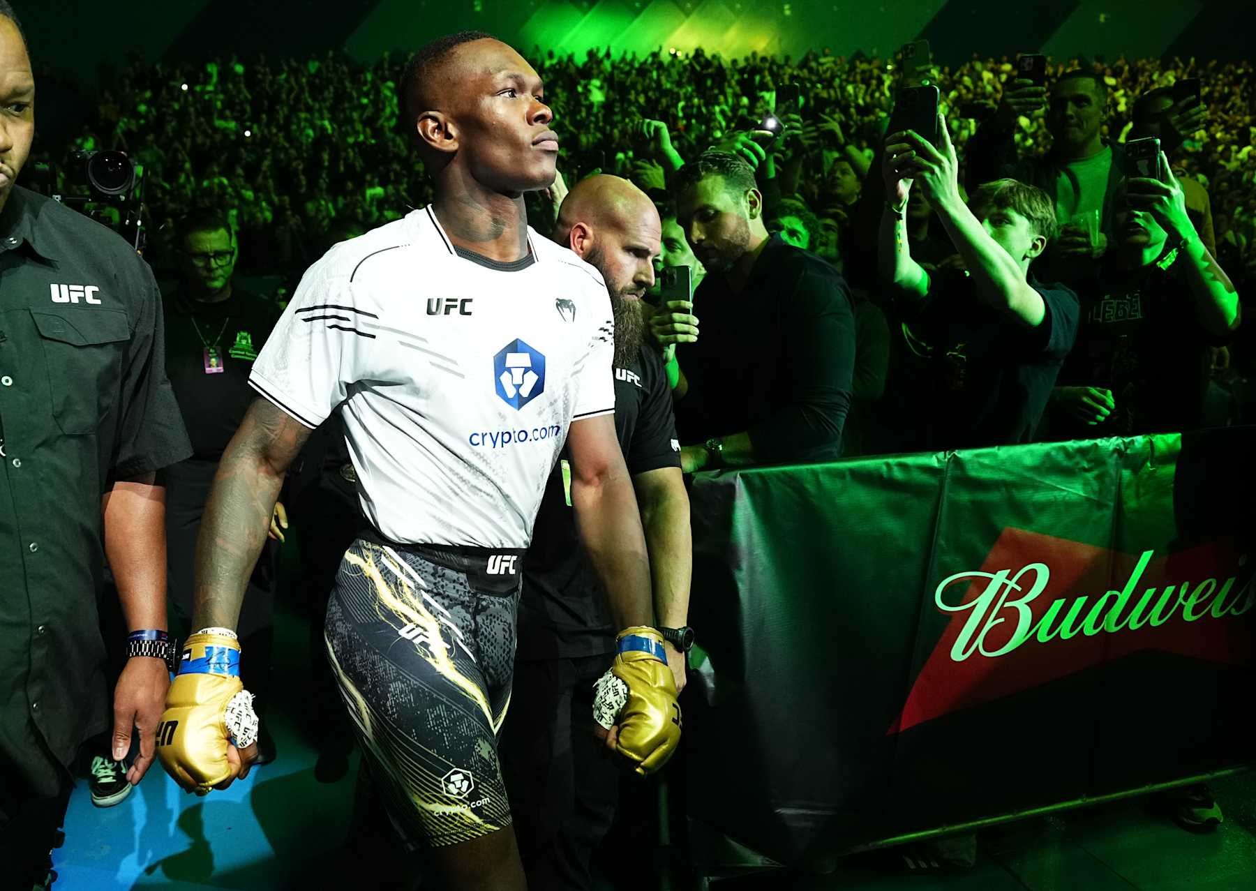 Israel Adesanya prepares to face Dricus Du Plessis