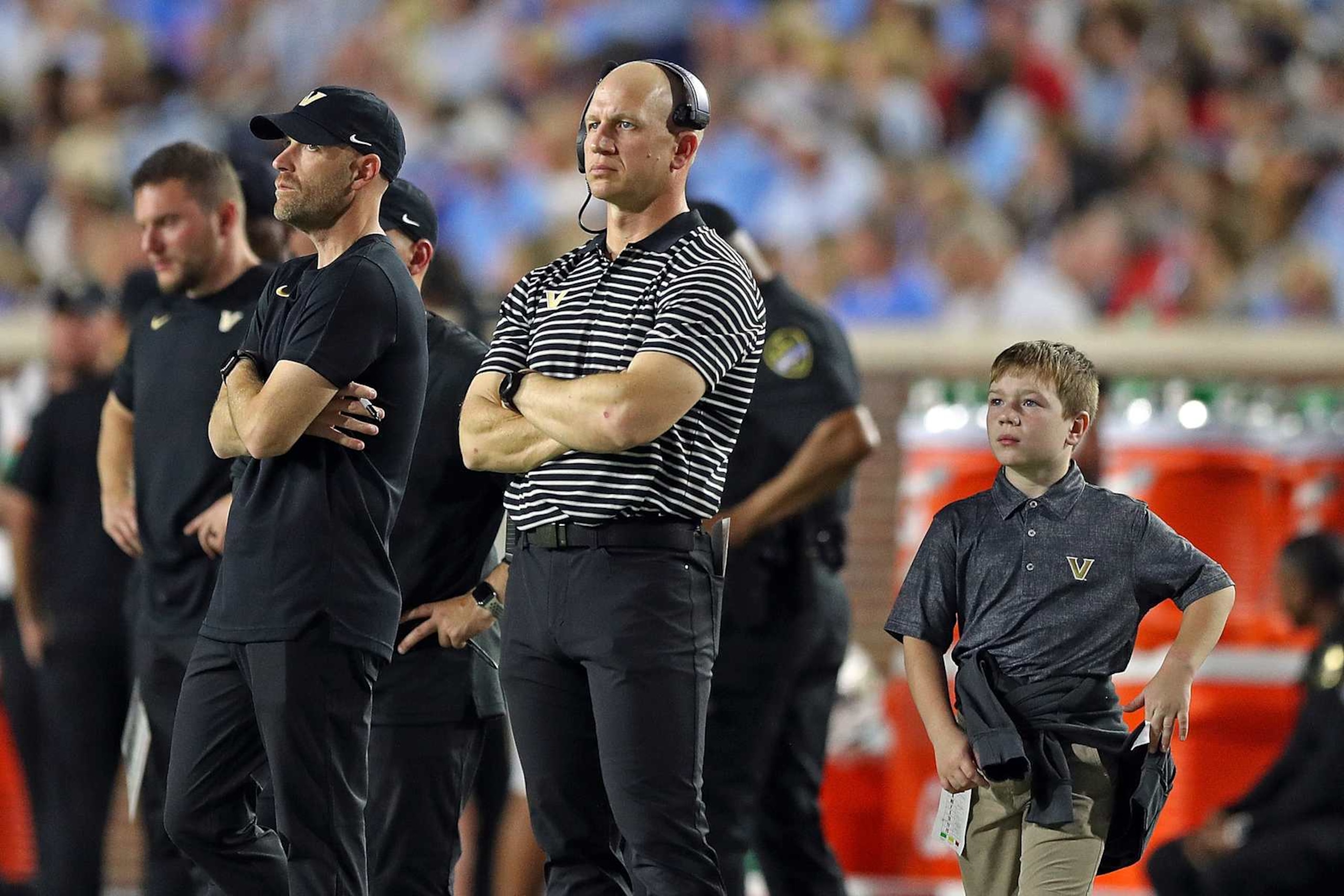 OXFORD, MISSISSIPPI - OCTOBER 28: Head coach Clark Lea of the Vanderbilt Commodores during the first half against the Mississippi Rebels at Vaught-Hemingway Stadium on October 28, 2023 in Oxford, Mississippi. (Photo by Justin Ford/Getty Images) OXFORD, MISSISSIPPI - OCTOBER 28: Head coach Clark Lea of the Vanderbilt Commodores during the first half against the Mississippi Rebels at Vaught-Hemingway Stadium on October 28, 2023 in Oxford, Mississippi. (Photo by Justin Ford/Getty Images)