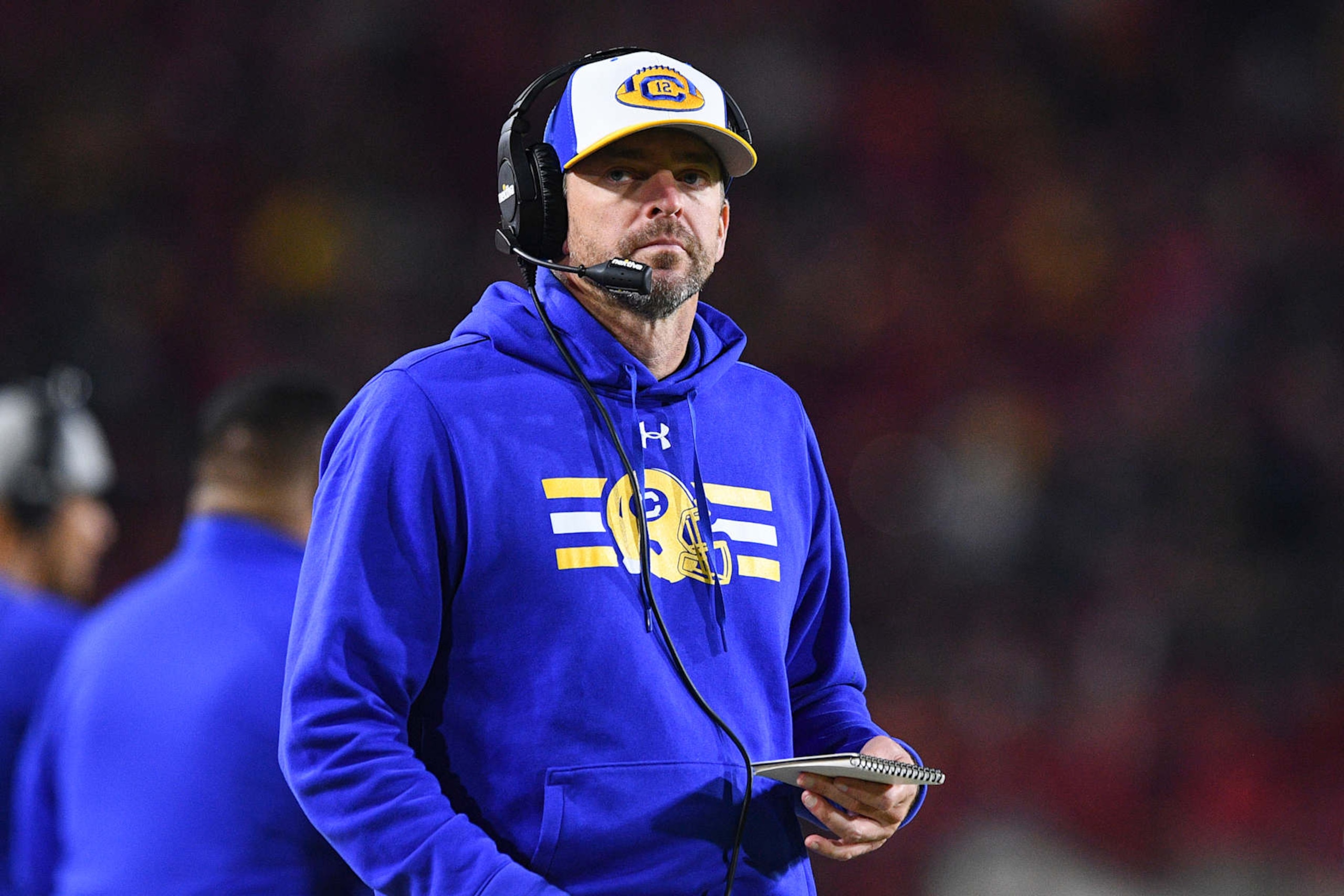 LOS ANGELES, CA - NOVEMBER 05: Cal head coach Justin Wilcox looks on during a game between the California Golden Bears and the USC Trojans on November 5, 2022, at Los Angeles Memorial Coliseum in Los Angeles, CA. (Photo by Brian Rothmuller/Icon Sportswire via Getty Images) LOS ANGELES, CA - NOVEMBER 05: Cal head coach Justin Wilcox looks on during a game between the California Golden Bears and the USC Trojans on November 5, 2022, at Los Angeles Memorial Coliseum in Los Angeles, CA. (Photo by Brian Rothmuller/Icon Sportswire via Getty Images)