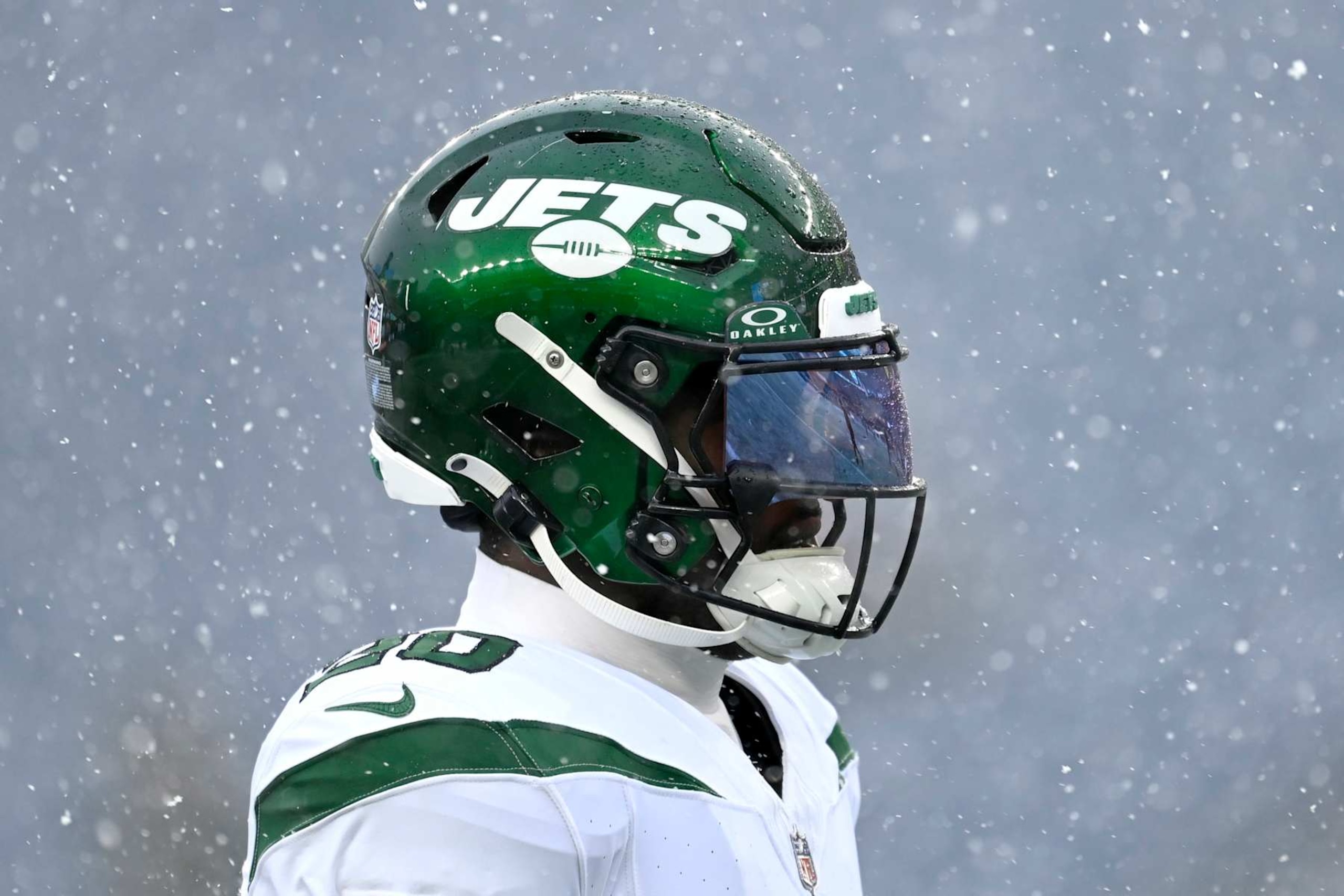 FOXBOROUGH, MASSACHUSETTS - JANUARY 7:
Breece Hall #20 of the New York Jets warms up before a game against the New England Patriots at Gillette Stadium on January 7, 2024 in Foxborough, Massachusetts. (Photo by Billie Weiss/Getty Images) FOXBOROUGH, MASSACHUSETTS - JANUARY 7:
Breece Hall #20 of the New York Jets warms up before a game against the New England Patriots at Gillette Stadium on January 7, 2024 in Foxborough, Massachusetts. (Photo by Billie Weiss/Getty Images)