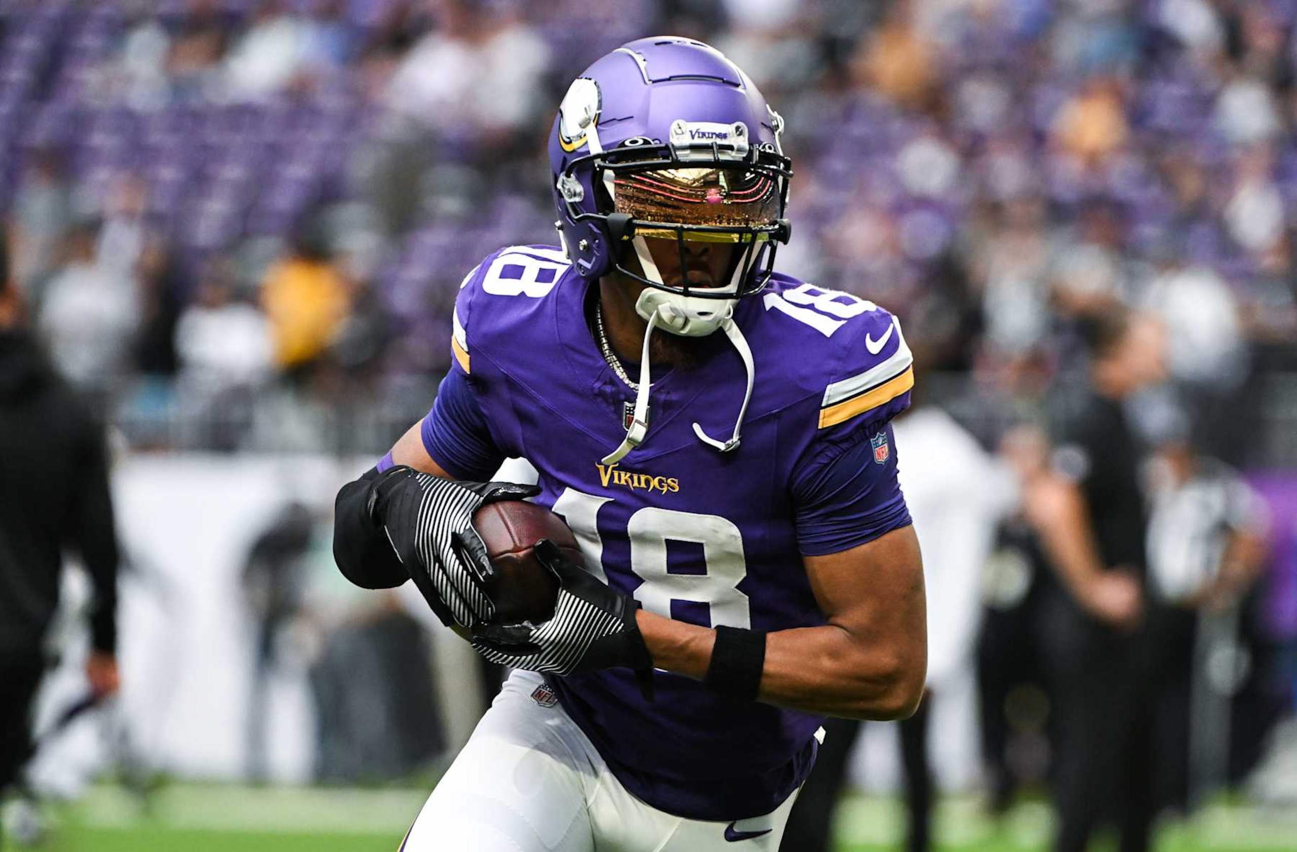 MINNEAPOLIS, MINNESOTA - AUGUST 10: Justin Jefferson #18 of the Minnesota Vikings warms up before the preseason game against the Las Vegas Raiders at U.S. Bank Stadium on August 10, 2024 in Minneapolis, Minnesota. (Photo by Stephen Maturen/Getty Images) MINNEAPOLIS, MINNESOTA - AUGUST 10: Justin Jefferson #18 of the Minnesota Vikings warms up before the preseason game against the Las Vegas Raiders at U.S. Bank Stadium on August 10, 2024 in Minneapolis, Minnesota. (Photo by Stephen Maturen/Getty Images)