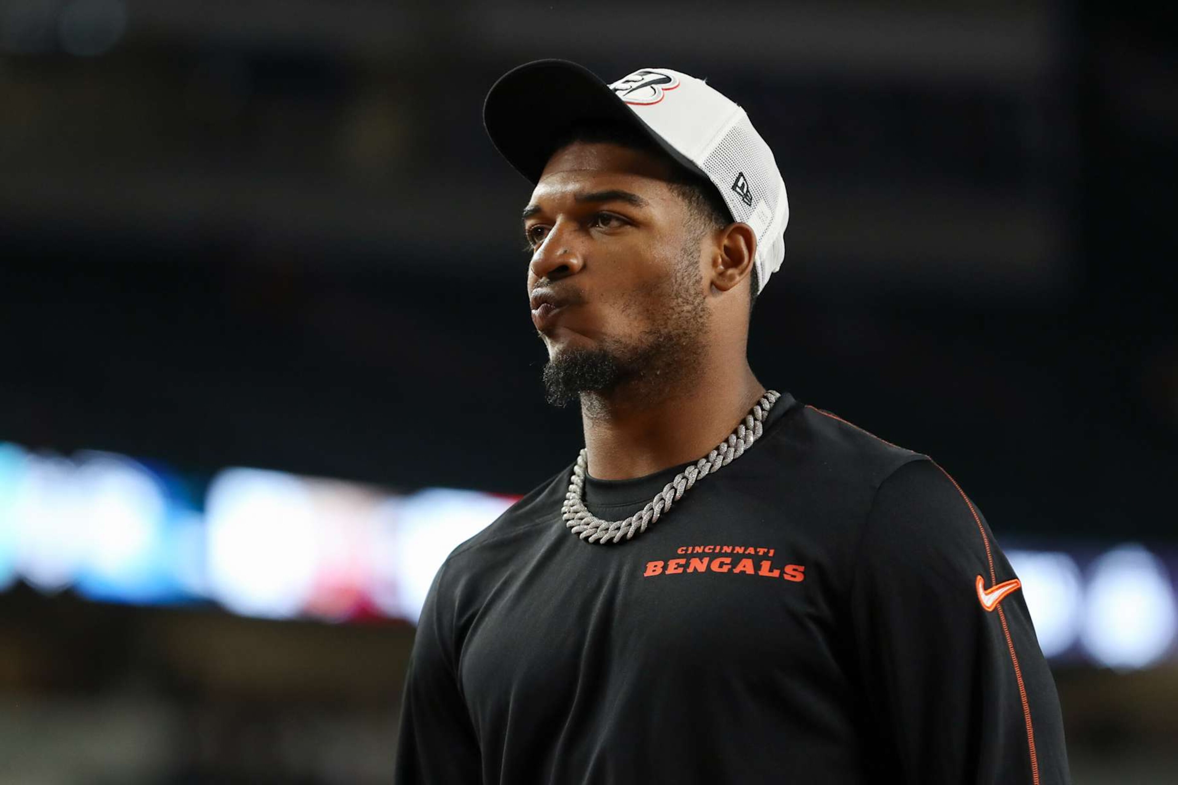 CINCINNATI, OH - AUGUST 10: Cincinnati Bengals wide receiver Ja'Marr Chase (1) walks off the field after the preseason game against the against the Tampa Bay Buccaneers and the Cincinnati Bengals on August 10, 2024, at Paycor Stadium in Cincinnati, OH. (Photo by Ian Johnson/Icon Sportswire via Getty Images)
CINCINNATI, OH - AUGUST 10: Cincinnati Bengals wide receiver Ja'Marr Chase (1) walks off the field after the preseason game against the against the Tampa Bay Buccaneers and the Cincinnati Bengals on August 10, 2024, at Paycor Stadium in Cincinnati, OH. (Photo by Ian Johnson/Icon Sportswire via Getty Images)