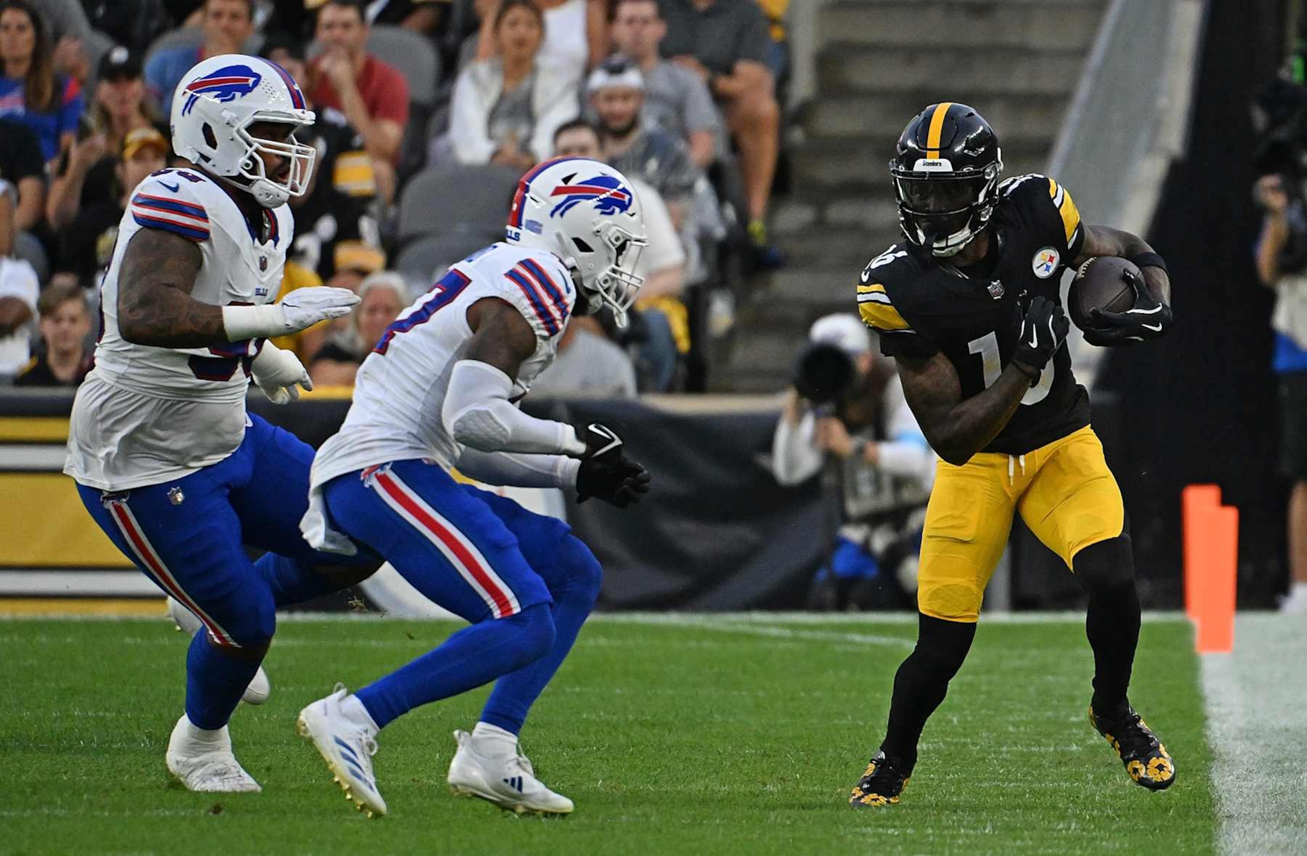 PITTSBURGH, PENNSYLVANIA - AUGUST 17: Quez Watkins #16 of the Pittsburgh Steelers runs after a catch in the second quarter during the preseason game against the Buffalo Bills at Acrisure Stadium on August 17, 2024 in Pittsburgh, Pennsylvania. (Photo by Justin Berl/Getty Images) PITTSBURGH, PENNSYLVANIA - AUGUST 17: Quez Watkins #16 of the Pittsburgh Steelers runs after a catch in the second quarter during the preseason game against the Buffalo Bills at Acrisure Stadium on August 17, 2024 in Pittsburgh, Pennsylvania. (Photo by Justin Berl/Getty Images)
