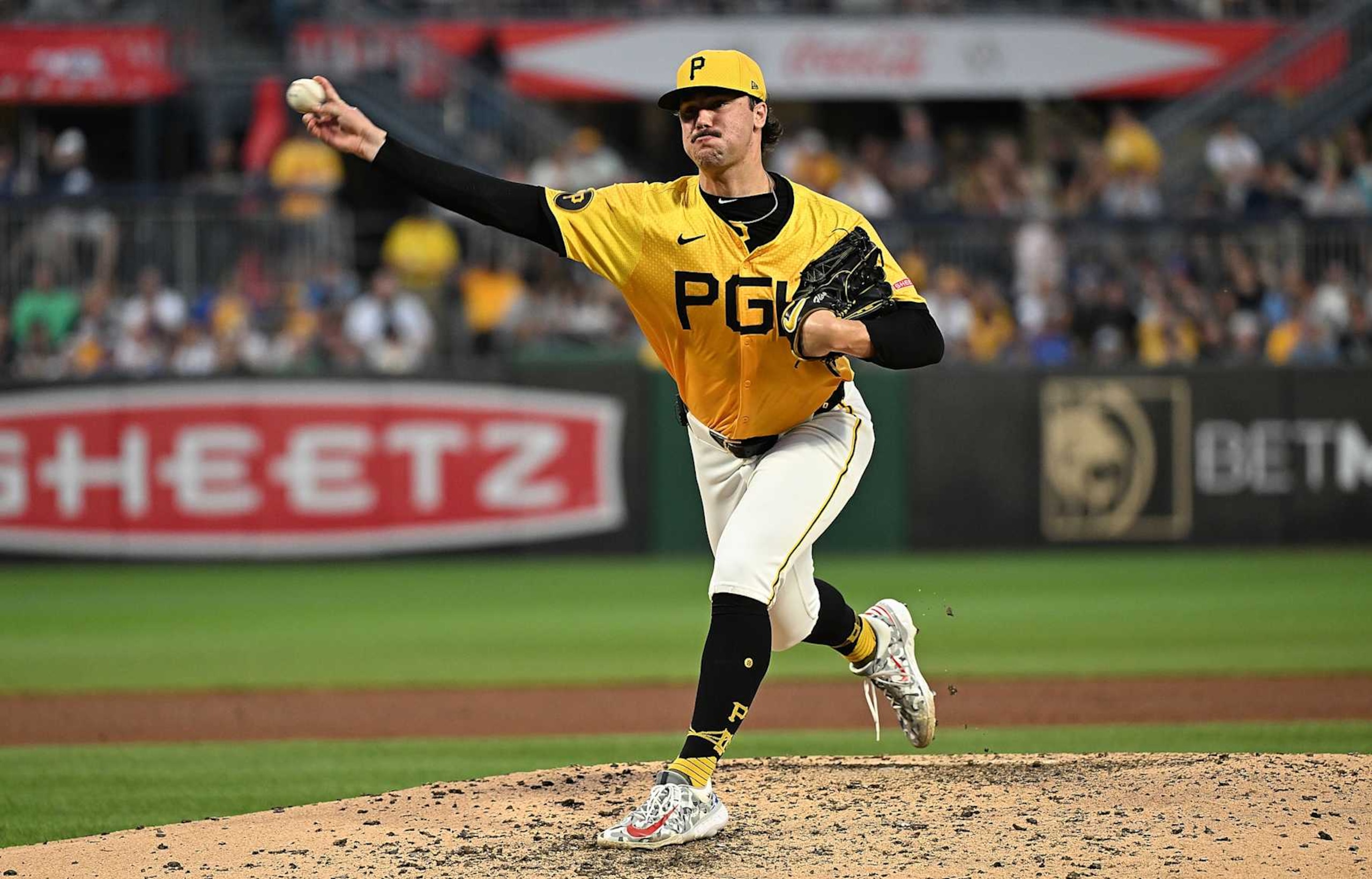 PITTSBURGH, PENNSYLVANIA - AUGUST 16: Paul Skenes #30 of the Pittsburgh Pirates pitches in the sixth inning during the game against the Seattle Mariners at PNC Park on August 16, 2024 in Pittsburgh, Pennsylvania. (Photo by Justin Berl/Getty Images)