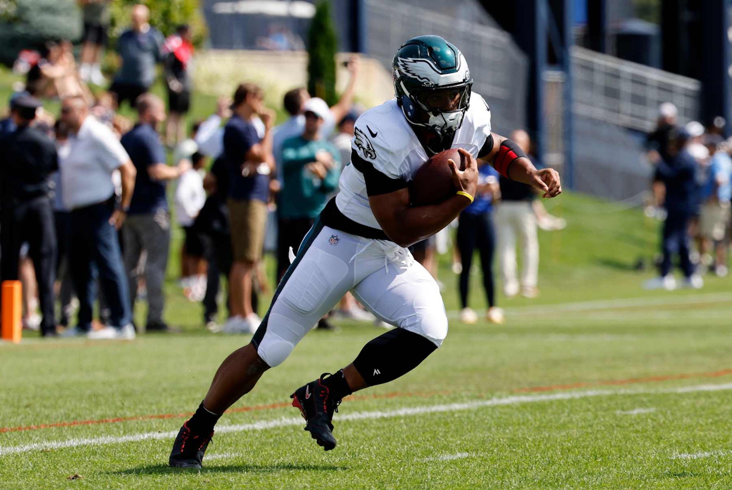 FOXBOROUGH, MA - AUGUST 13: Philadelphia Eagles running back Saquon Barkley (26) carries during joint training camp between the New England Patriots and the Philadelphia Eagles on August 13, 2024, at Gillette Stadium in Foxborough, Massachusetts. (Photo by Fred Kfoury III/Icon Sportswire via Getty Images)