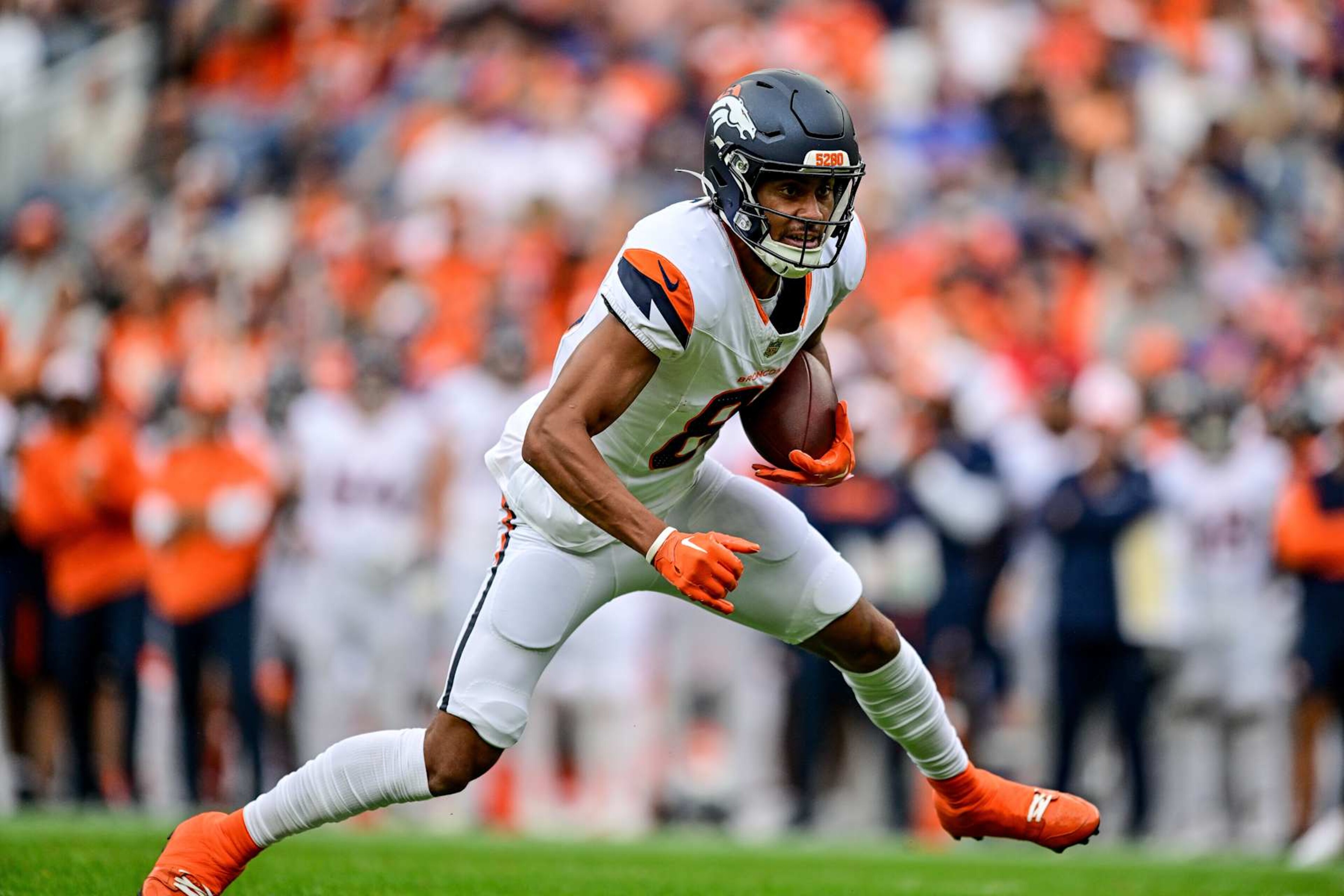 Broncos WR Devaughn Vele Broncos WR Devaughn Vele