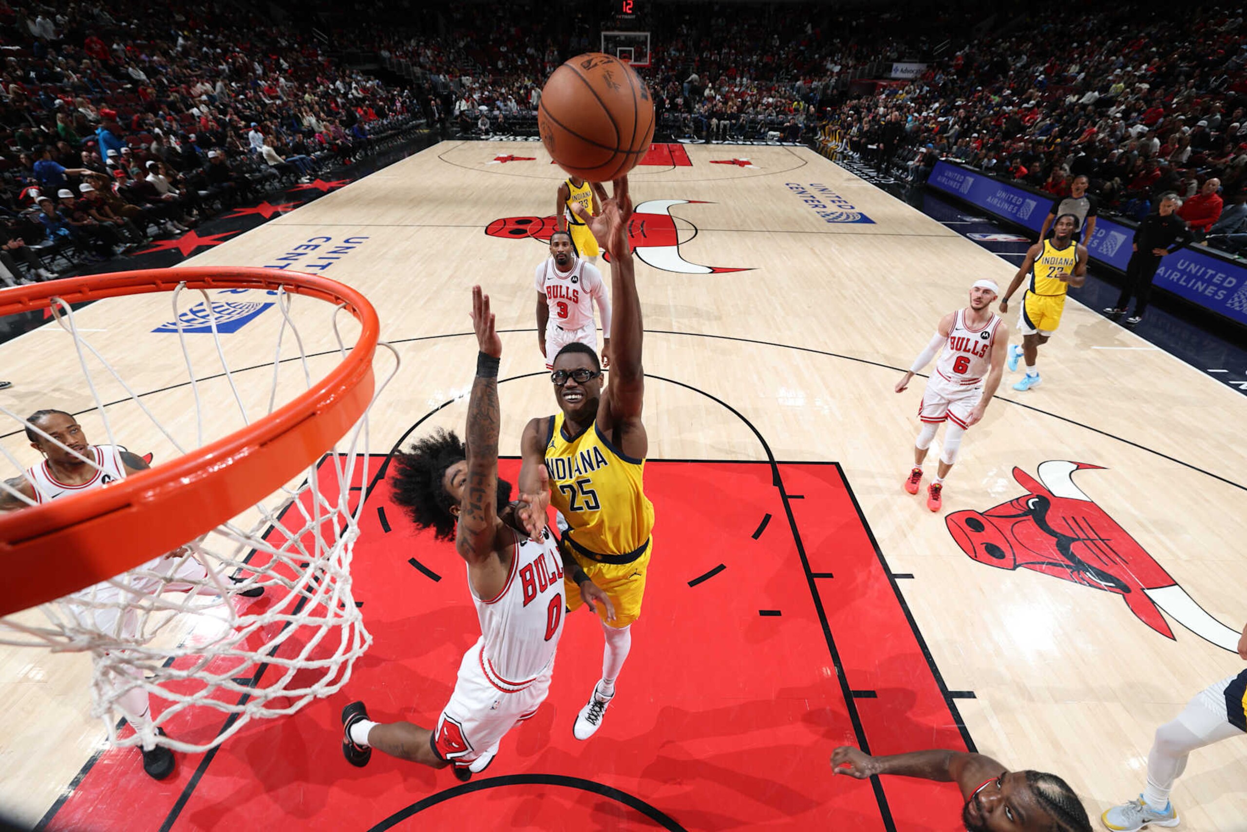 CHICAGO, IL - DECEMBER 28: Jalen Smith #25 of the Indiana Pacers shoots the ball during the game against the Chicago Bulls on December 28, 2023 at United Center in Chicago, Illinois. NOTE TO USER: User expressly acknowledges and agrees that, by downloading and or using this photograph, User is consenting to the terms and conditions of the Getty Images License Agreement. Mandatory Copyright Notice: Copyright 2023 NBAE (Photo by Jeff Haynes/NBAE via Getty Images) CHICAGO, IL - DECEMBER 28: Jalen Smith #25 of the Indiana Pacers shoots the ball during the game against the Chicago Bulls on December 28, 2023 at United Center in Chicago, Illinois. NOTE TO USER: User expressly acknowledges and agrees that, by downloading and or using this photograph, User is consenting to the terms and conditions of the Getty Images License Agreement. Mandatory Copyright Notice: Copyright 2023 NBAE (Photo by Jeff Haynes/NBAE via Getty Images)