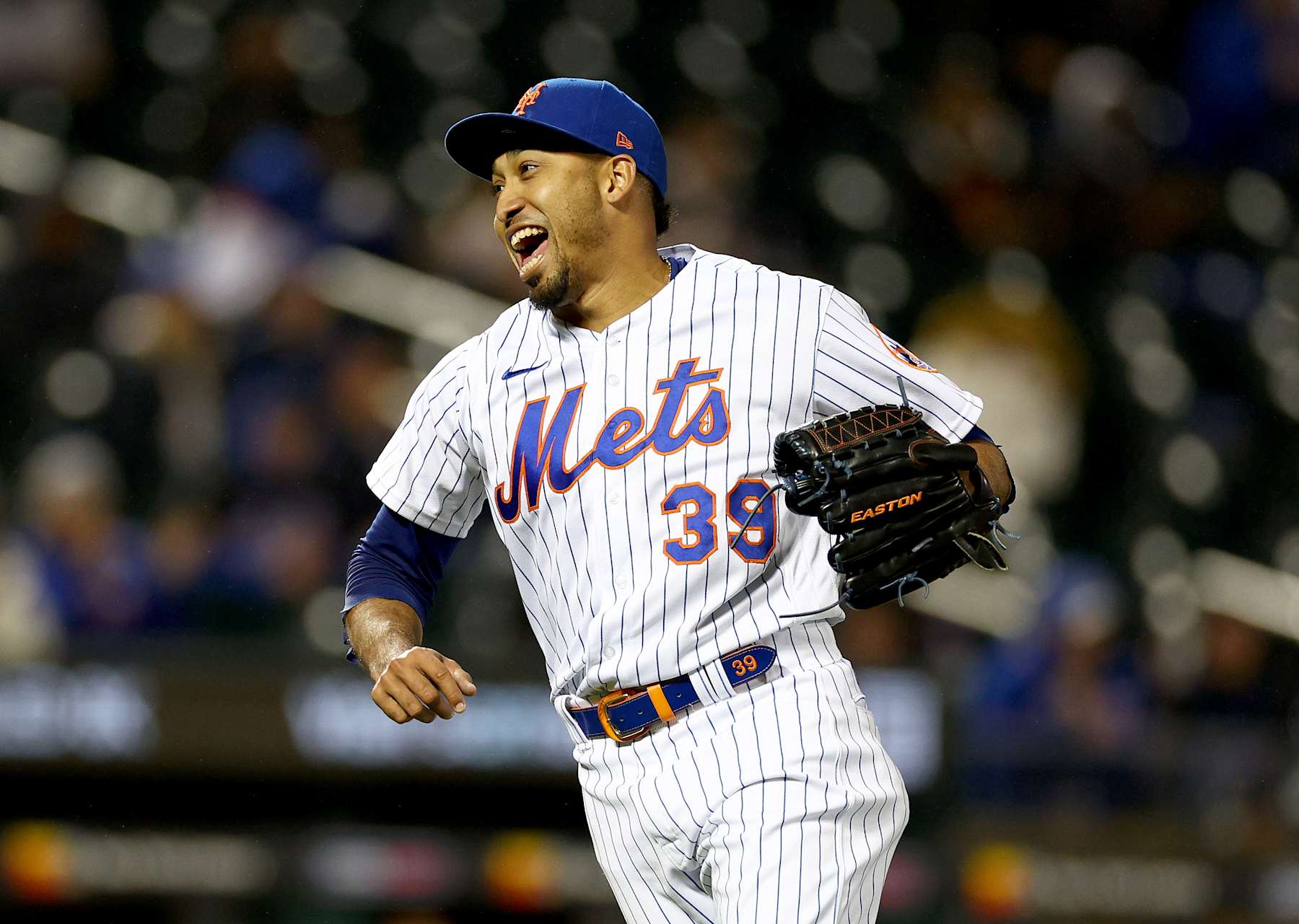 NEW YORK, NEW YORK - OCTOBER 04: Edwin Diaz #39 of the New York Mets celebrates the final out during game one of a double header against the Washington Nationals at Citi Field on October 04, 2022 in the Flushing neighborhood of the Queens borough of New York City. The New York Mets defeated the Washington Nationals 4-2. (Photo by Elsa/Getty Images)
