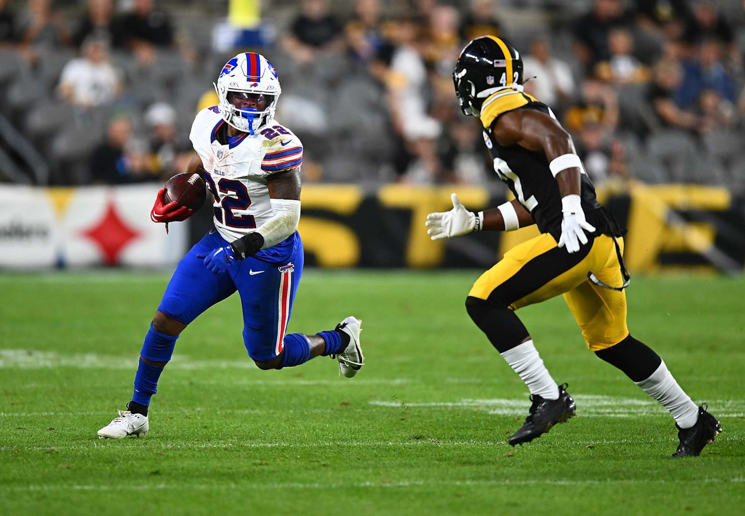 PITTSBURGH, PENNSYLVANIA - AUGUST 17:  Ray Davis #22 of the Buffalo Bills in action during the preseason game against the Pittsburgh Steelers at Acrisure Stadium on August 17, 2024 in Pittsburgh, Pennsylvania. (Photo by Joe Sargent/Getty Images)