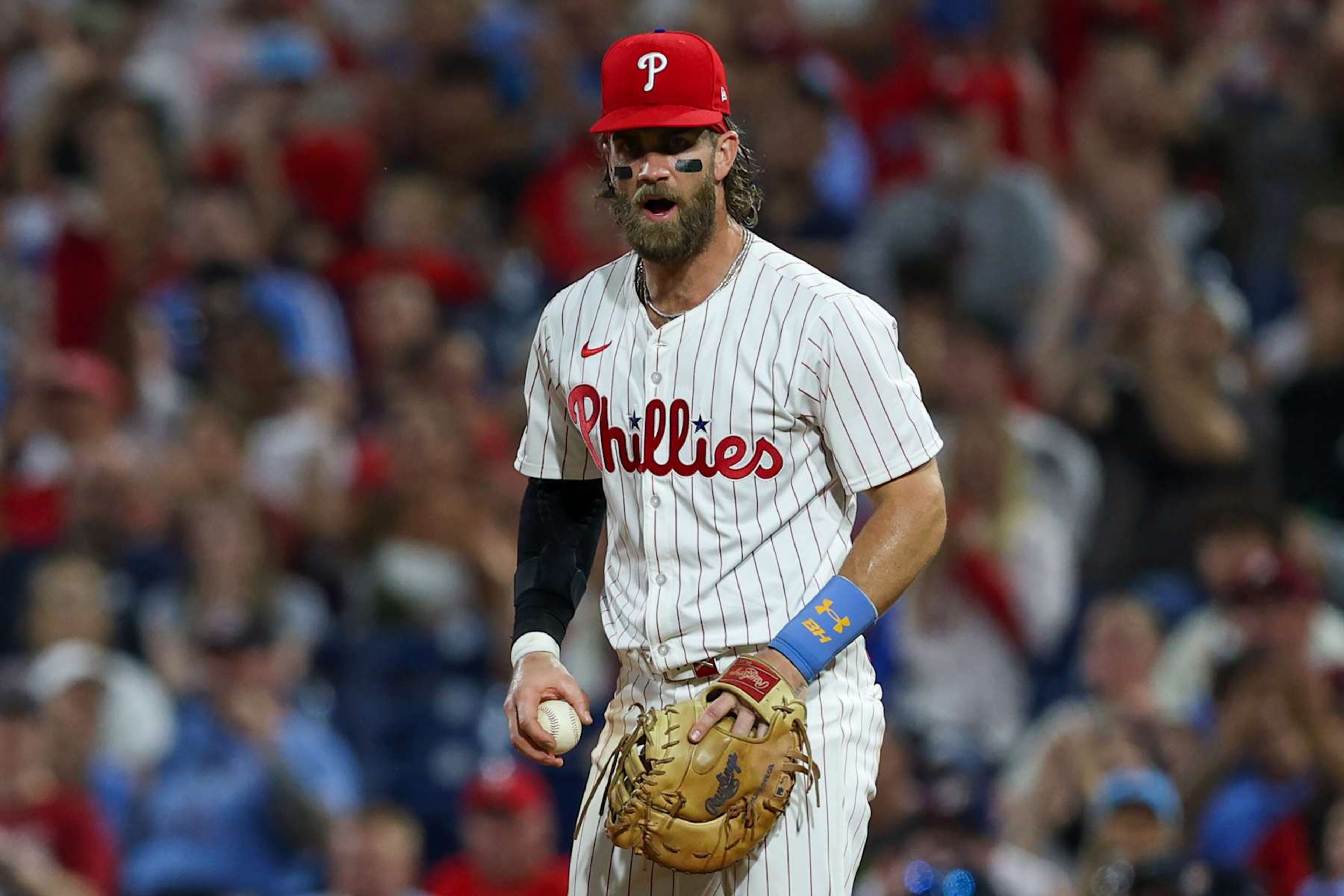 PHILADELPHIA, PENNSYLVANIA - AUGUST 26: Bryce Harper #3 of the Philadelphia Phillies reacts after making the double play from a ground out ball by Jeremy Pena #4 of the Houston Astros (not pictured) in the eighth inning at Citizens Bank Park on August 26, 2024 in Philadelphia, Pennsylvania. The Phillies won 3-2. (Photo by Heather Barry/Getty Images) PHILADELPHIA, PENNSYLVANIA - AUGUST 26: Bryce Harper #3 of the Philadelphia Phillies reacts after making the double play from a ground out ball by Jeremy Pena #4 of the Houston Astros (not pictured) in the eighth inning at Citizens Bank Park on August 26, 2024 in Philadelphia, Pennsylvania. The Phillies won 3-2. (Photo by Heather Barry/Getty Images)