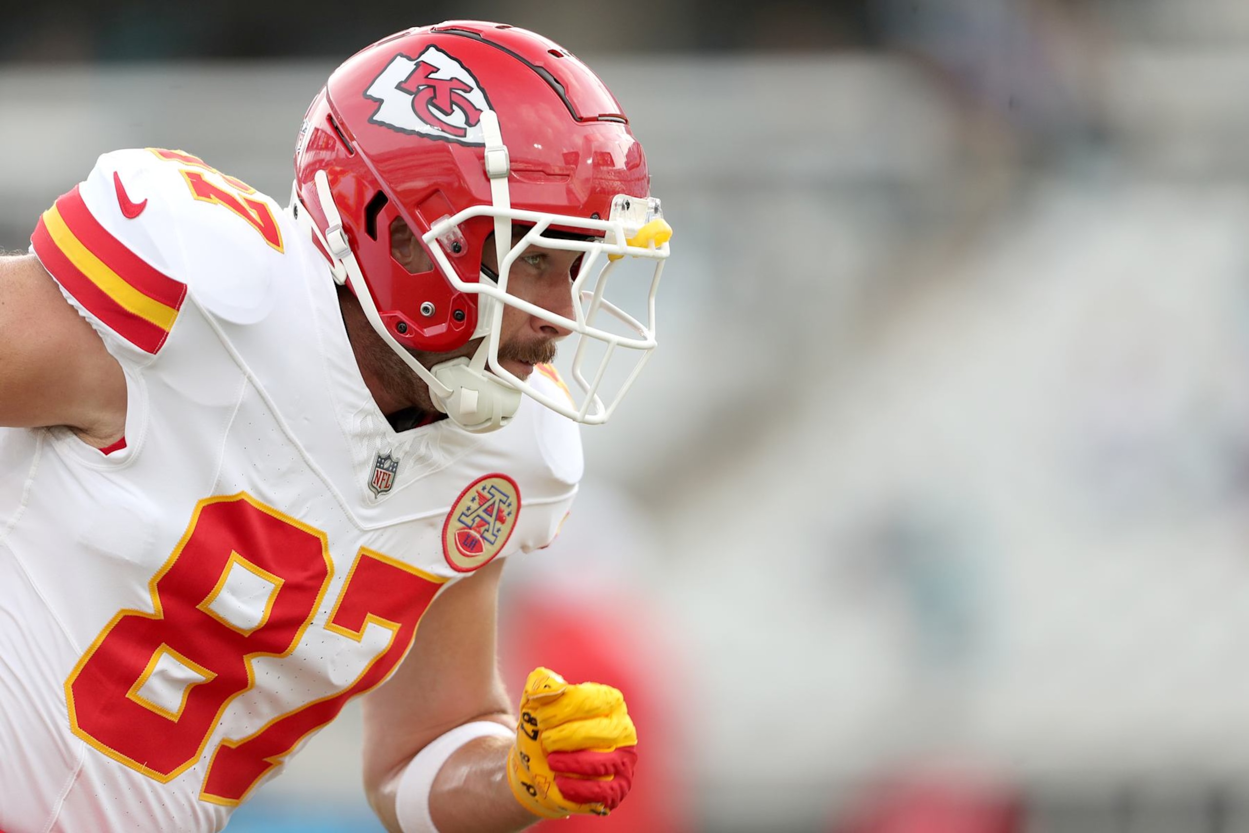 JACKSONVILLE, FLORIDA - AUGUST 10: Travis Kelce #87 of the Kansas City Chiefs. warms up before a preseason game against the Jacksonville Jaguars at EverBank Stadium on August 10, 2024 in Jacksonville, Florida. (Photo by Courtney Culbreath/Getty Images)