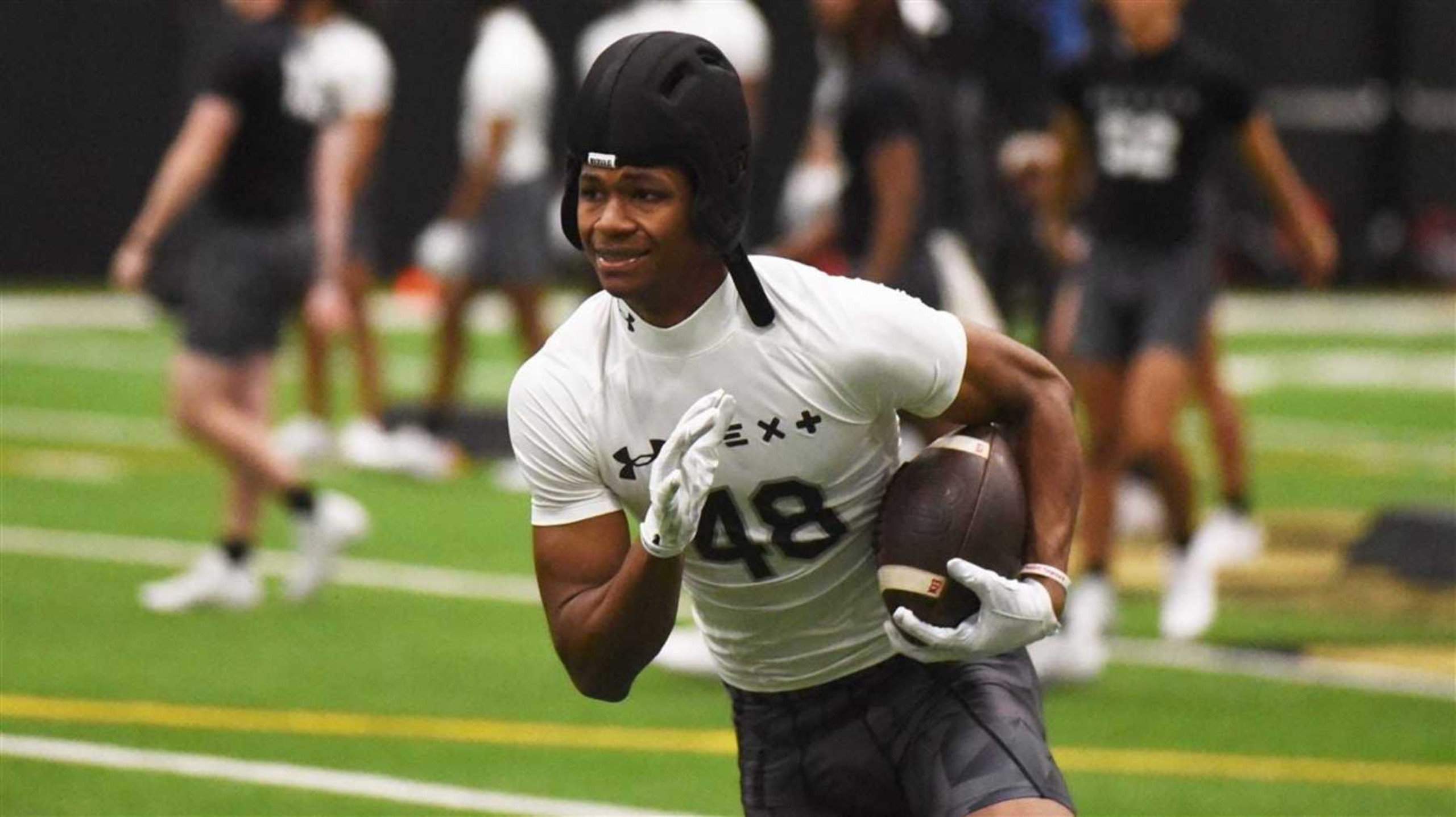 Tennessee WR commitment Travis Smith has been dominant to start his high school football season.
