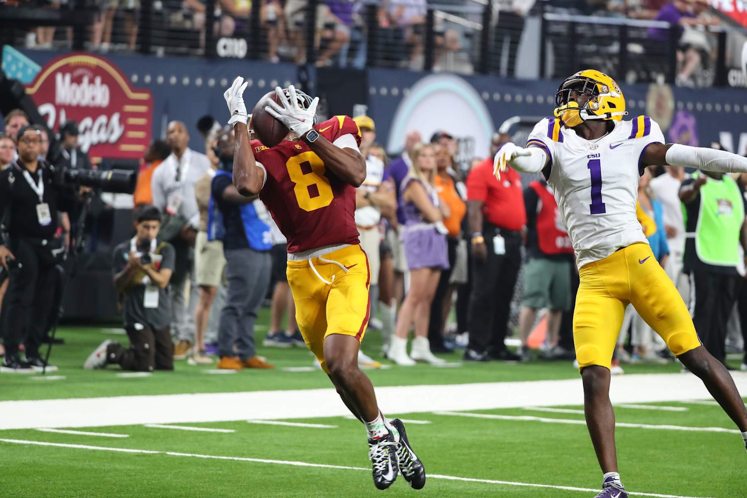 LAS VEGAS, NV - SEPTEMBER 01: USC Trojans wide receiver Ja'Kobi Lane (8) makes a touchdown catch during the Modelo Vegas Kickoff Classic featuring the USC Trojans versus the LSU Tigers on September 1, 2024 at Allegiant Stadium in Las Vegas, Nevada.(Photo by Jevone Moore/Icon Sportswire via Getty Images) LAS VEGAS, NV - SEPTEMBER 01: USC Trojans wide receiver Ja'Kobi Lane (8) makes a touchdown catch during the Modelo Vegas Kickoff Classic featuring the USC Trojans versus the LSU Tigers on September 1, 2024 at Allegiant Stadium in Las Vegas, Nevada.(Photo by Jevone Moore/Icon Sportswire via Getty Images)