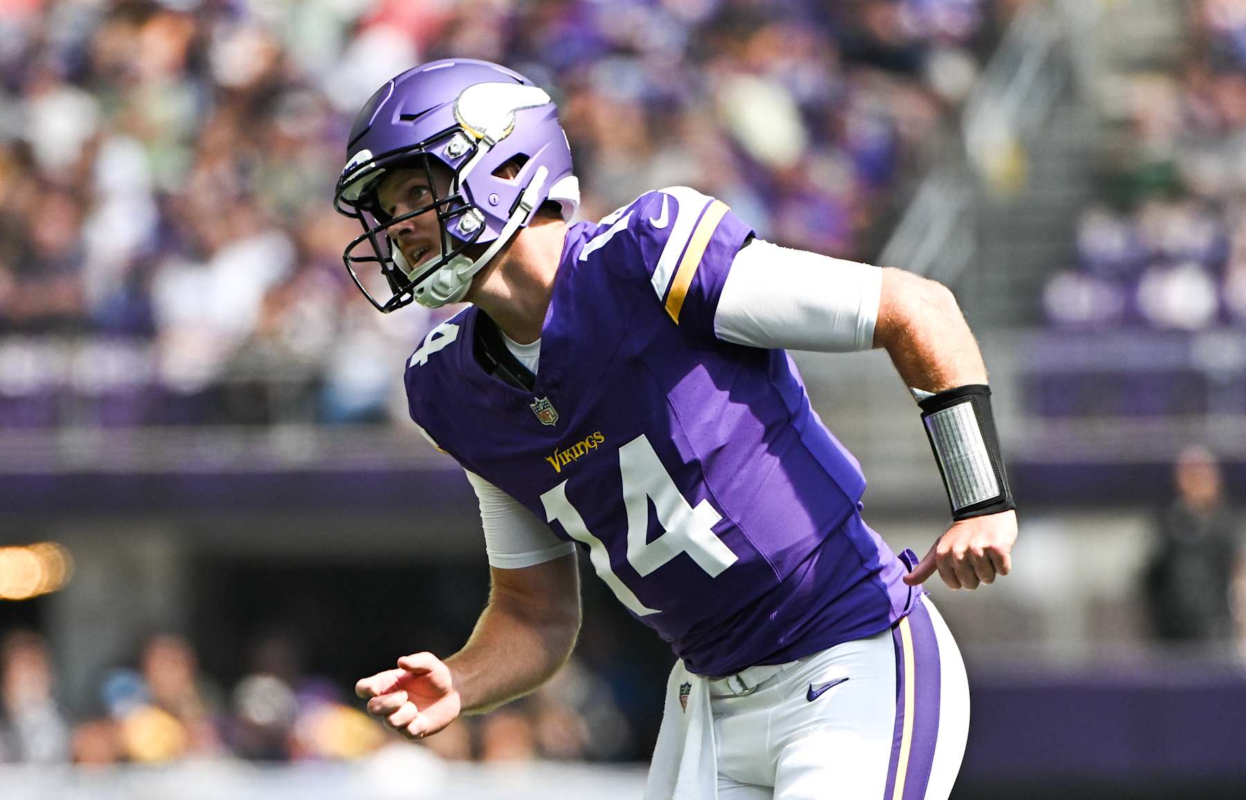 MINNEAPOLIS, MINNESOTA - AUGUST 10: Sam Darnold #14 of the Minnesota Vikings looks on in the first quarter of the preseason game against the Las Vegas Raiders at U.S. Bank Stadium on August 10, 2024 in Minneapolis, Minnesota. (Photo by Stephen Maturen/Getty Images)