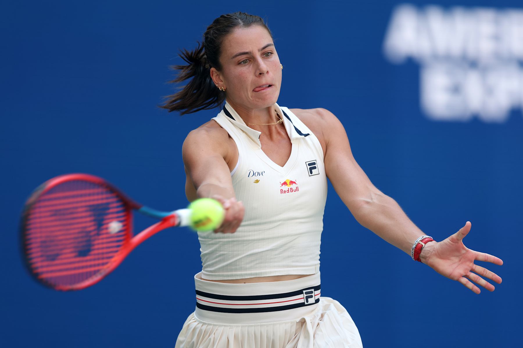 NEW YORK, NEW YORK - SEPTEMBER 03: Emma Navarro of the United States returns a shot against Paula Badosa of Spain during their Women's Singles Quarterfinal match on Day Nine of the 2024 US Open at USTA Billie Jean King National Tennis Center on September 03, 2024 in the Flushing neighborhood of the Queens borough of New York City. (Photo by Jamie Squire/Getty Images)