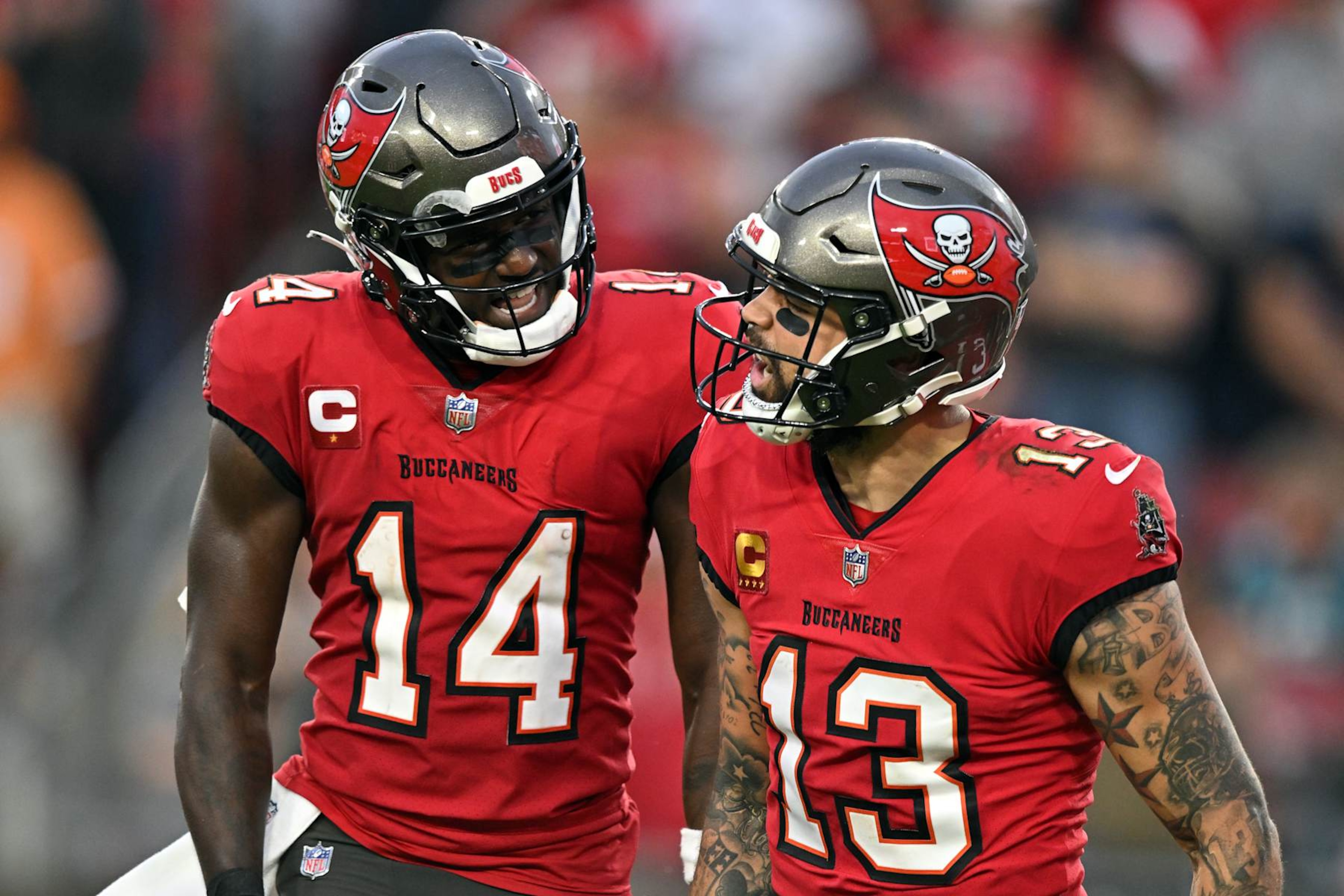 Buccaneers WRs Chris Godwin (left) and Mike Evans (right)