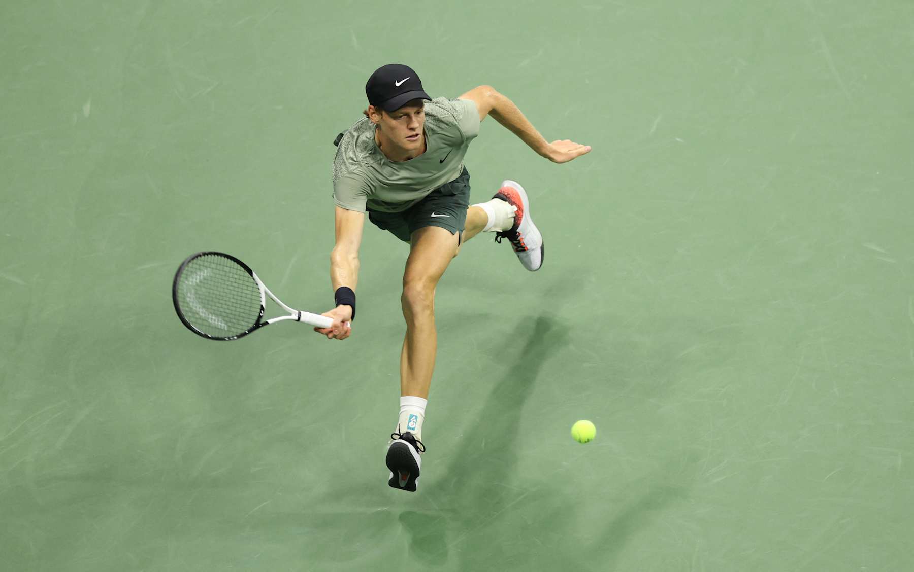 Italy's Jannik Sinner returns the ball to Russia's Daniil Medvedev during their men's quarterfinals match on day ten of the US Open tennis tournament at the USTA Billie Jean King National Tennis Center in New York City, on September 4, 2024. (Photo by CHARLY TRIBALLEAU / AFP) (Photo by CHARLY TRIBALLEAU/AFP via Getty Images)