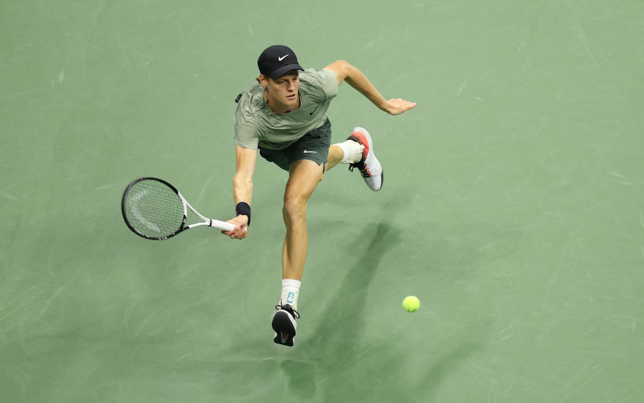 Italy's Jannik Sinner returns the ball to Russia's Daniil Medvedev during their men's quarterfinals match on day ten of the US Open tennis tournament at the USTA Billie Jean King National Tennis Center in New York City, on September 4, 2024. (Photo by CHARLY TRIBALLEAU / AFP) (Photo by CHARLY TRIBALLEAU/AFP via Getty Images) Italy's Jannik Sinner returns the ball to Russia's Daniil Medvedev during their men's quarterfinals match on day ten of the US Open tennis tournament at the USTA Billie Jean King National Tennis Center in New York City, on September 4, 2024. (Photo by CHARLY TRIBALLEAU / AFP) (Photo by CHARLY TRIBALLEAU/AFP via Getty Images)