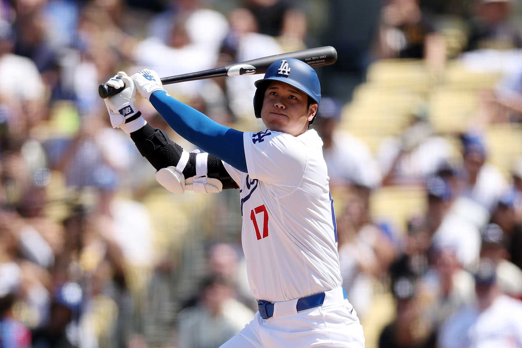 LOS ANGELES, CALIFORNIA - AUGUST 25: Shohei Ohtani #17 of the Los Angeles Dodgers at bat during the fifth inning against the Tampa Bay Rays at Dodger Stadium on August 25, 2024 in Los Angeles, California. (Photo by Katelyn Mulcahy/Getty Images)