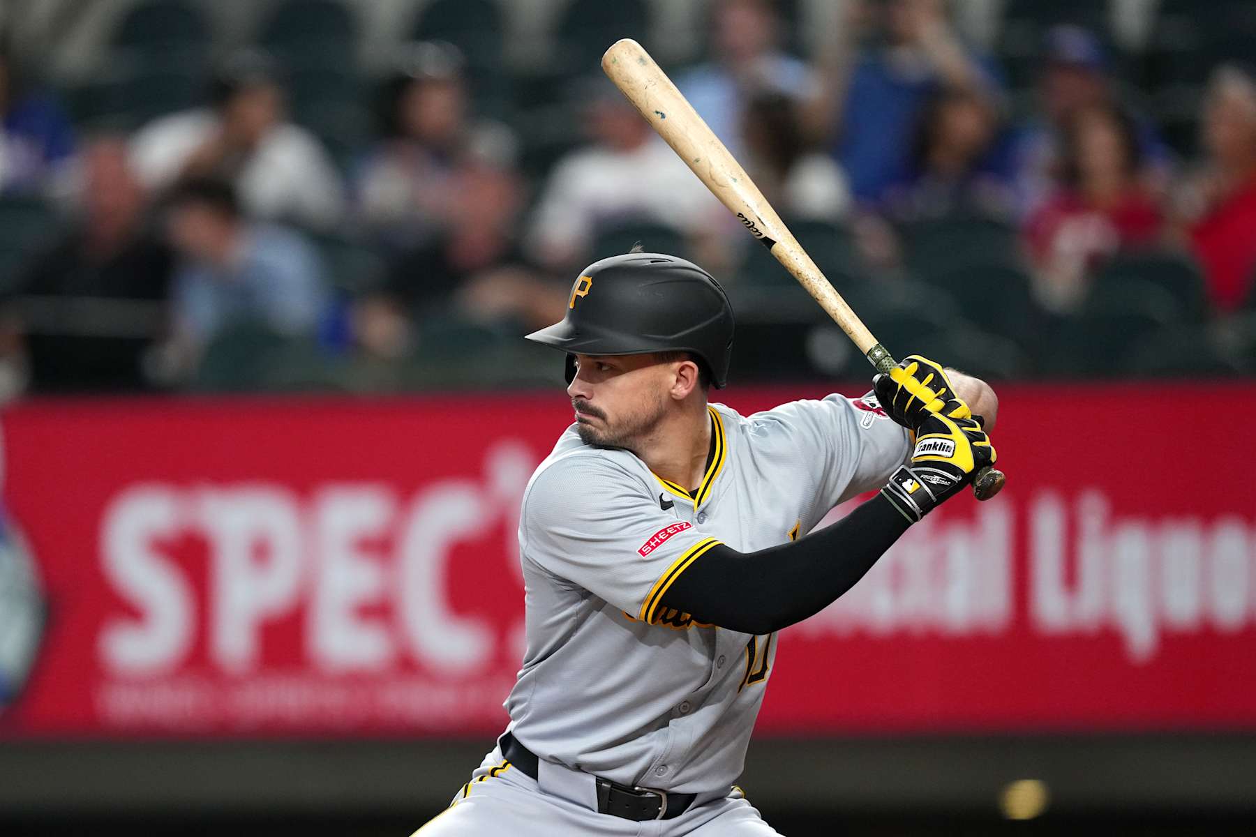 ARLINGTON, TEXAS - AUGUST 19: Bryan Reynolds #10 of the Pittsburgh Pirates waits for a pitch during the first inning against the Texas Rangers at Globe Life Field on August 19, 2024 in Arlington, Texas. (Photo by Sam Hodde/Getty Images)