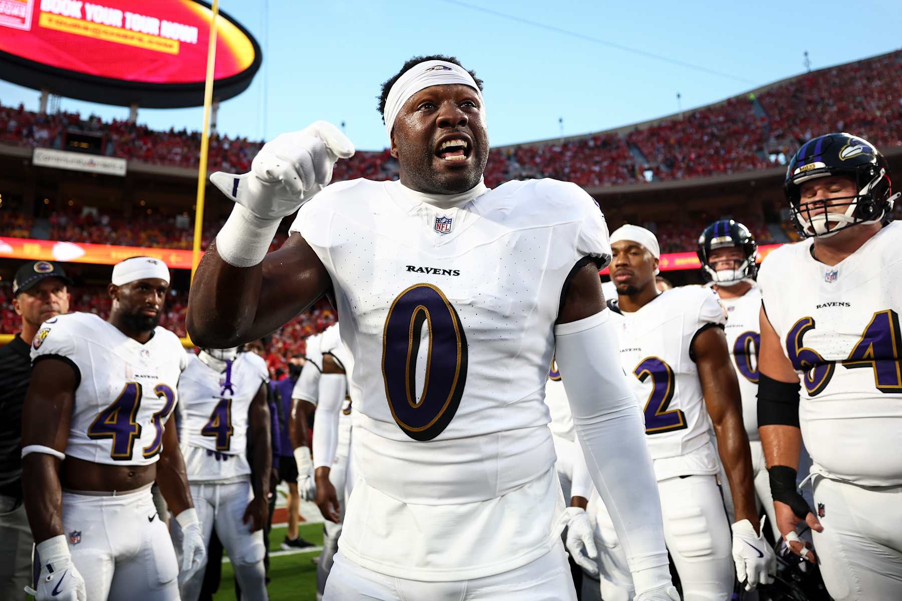 KANSAS CITY, MO - SEPTEMBER 05: Roquan Smith #0 of the Baltimore Ravens gives a speech in the team huddle prior to an NFL football game against the Kansas City Chiefs at GEHA Field at Arrowhead Stadium on September 5, 2024 in Kansas City, MO. (Photo by Kevin Sabitus/Getty Images)