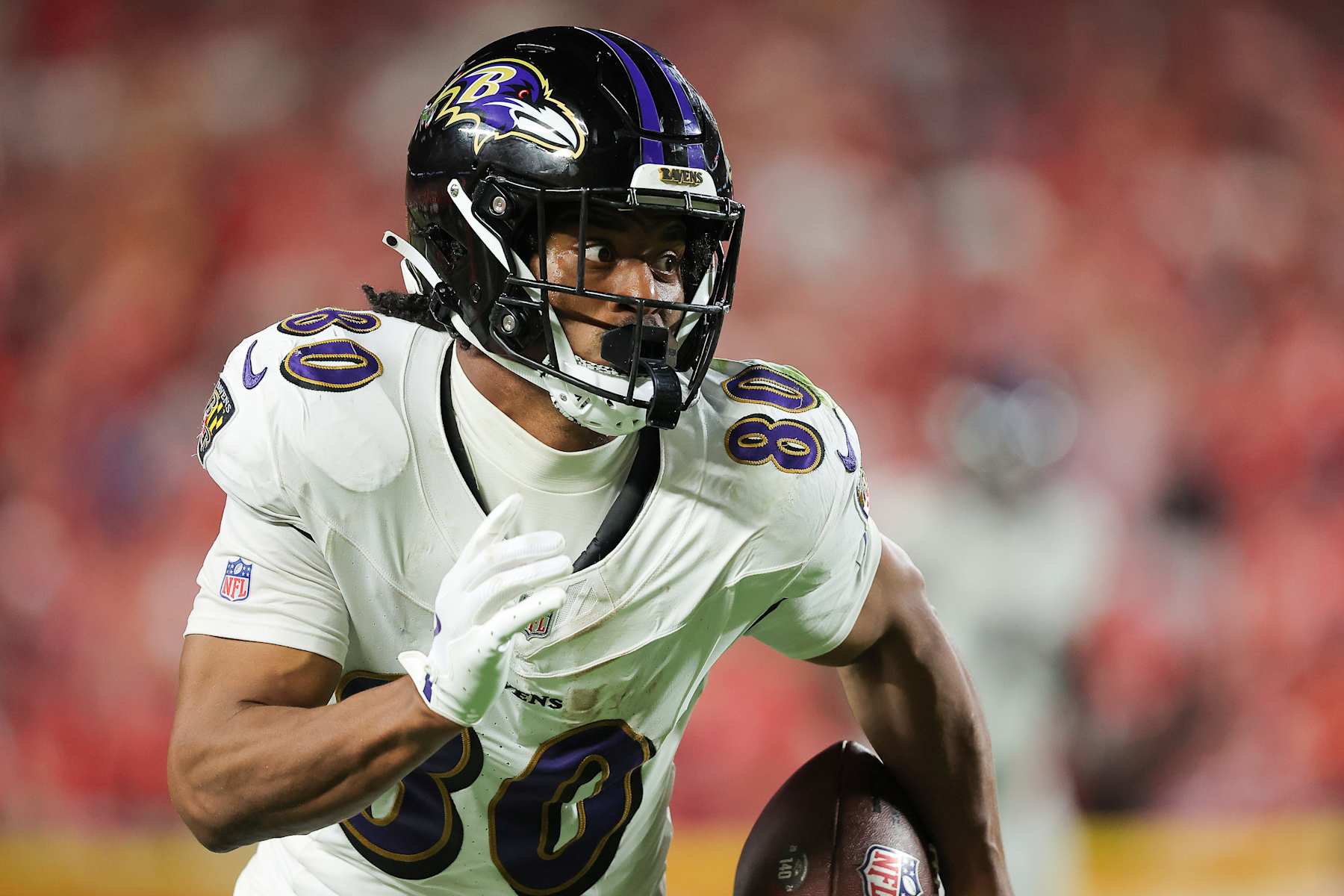 KANSAS CITY, MISSOURI - SEPTEMBER 05: Isaiah Likely #80 of the Baltimore Ravens runs for a touchdown against the Kansas City Chiefs during the fourth quarter at GEHA Field at Arrowhead Stadium on September 05, 2024 in Kansas City, Missouri. (Photo by David Eulitt/Getty Images)