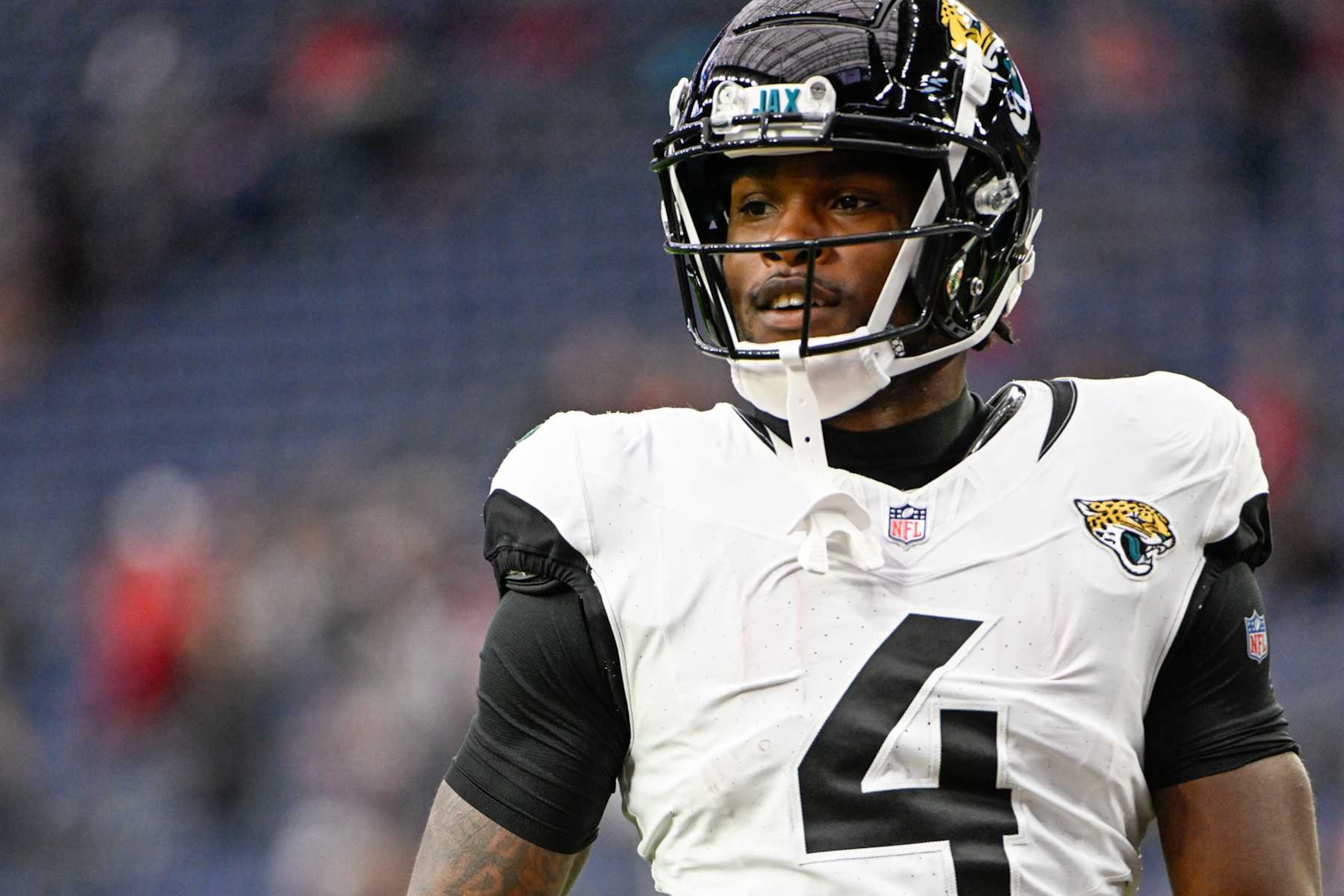 HOUSTON, TX - NOVEMBER 26: Jacksonville Jaguars running back Tank Bigsby (4) warms up before the football game between the Jacksonville Jaguars and Houston Texans at NRG Stadium on November 26, 2023, in Houston, Texas. (Photo by Ken Murray/Icon Sportswire via Getty Images) HOUSTON, TX - NOVEMBER 26: Jacksonville Jaguars running back Tank Bigsby (4) warms up before the football game between the Jacksonville Jaguars and Houston Texans at NRG Stadium on November 26, 2023, in Houston, Texas. (Photo by Ken Murray/Icon Sportswire via Getty Images)