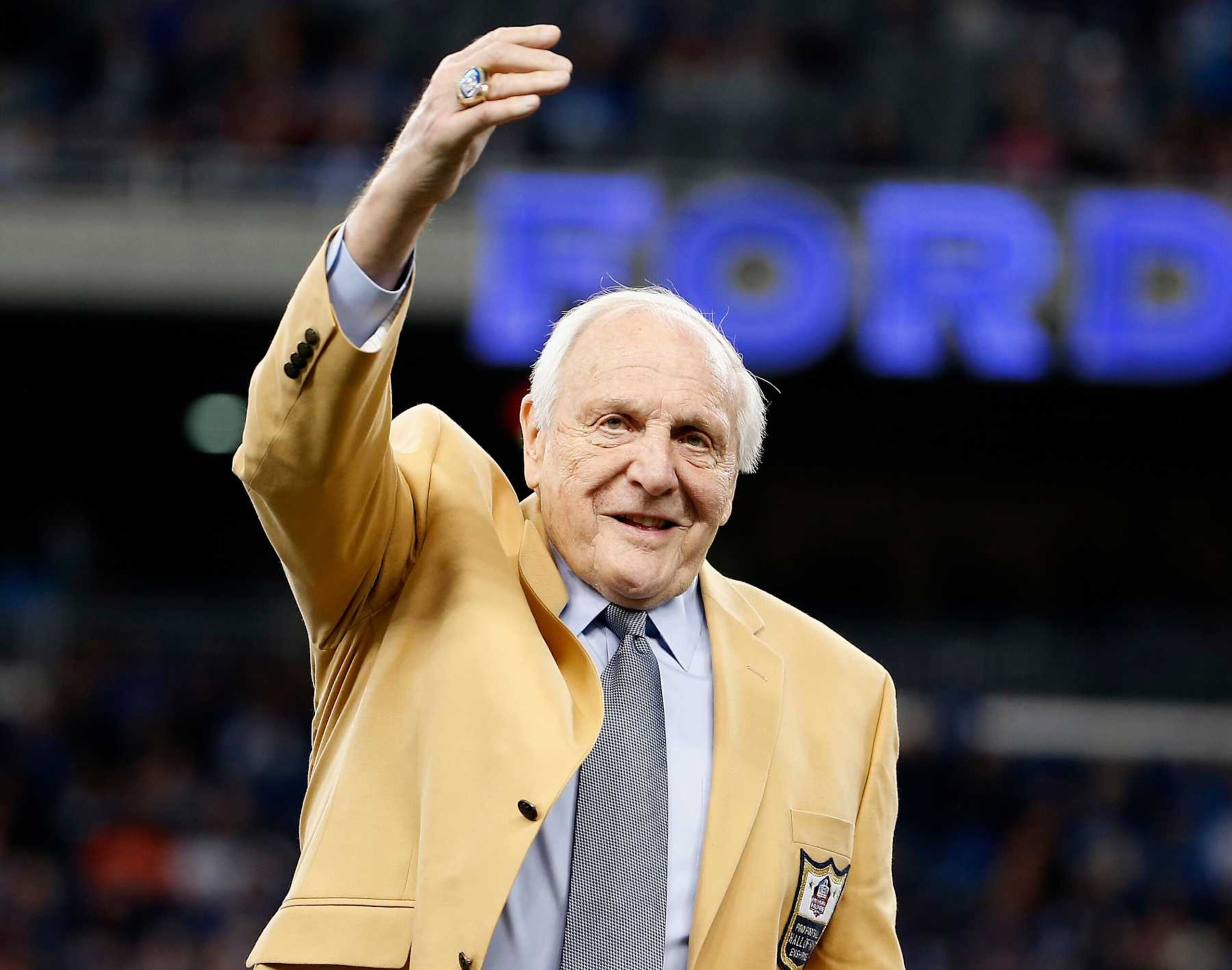 DETROIT, MI - OCTOBER 18: Joe Schmidt during the Pro Football Hall of Fame half time show during the Chicago Bears v Detroit Lions game at Ford Field on October 18, 2015 in Detroit, Michigan. (Photo by Christian Petersen/Getty Images)