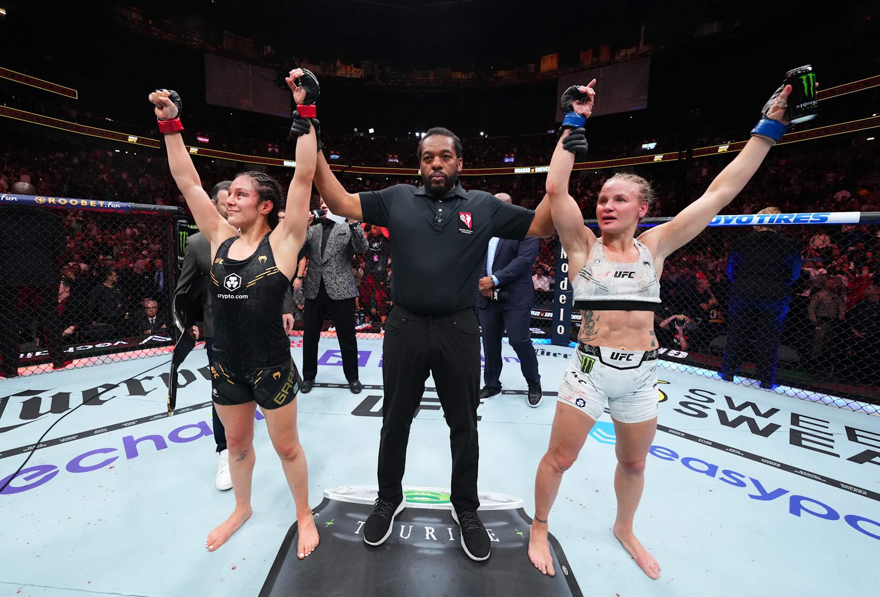 Alexa Grasso and Valentina Shevchenko react after a draw in 2023. 