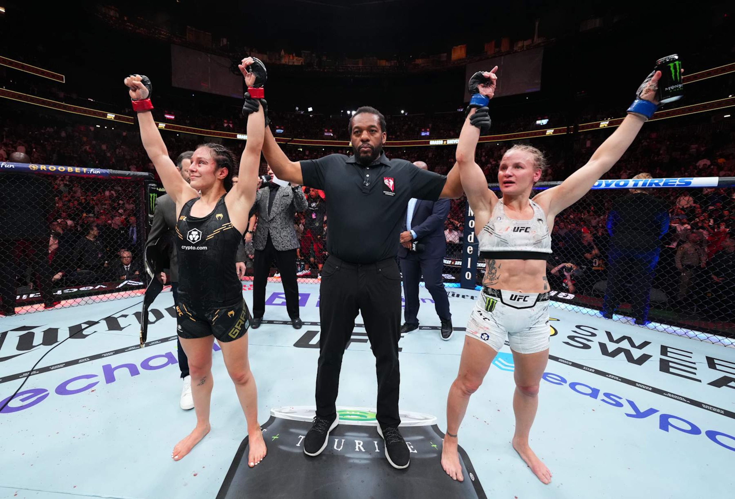 Alexa Grasso and Valentina Shevchenko react after a draw in 2023. 